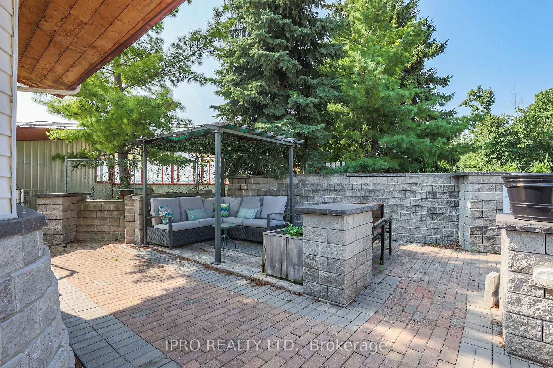 1027 Niagara Stone Road