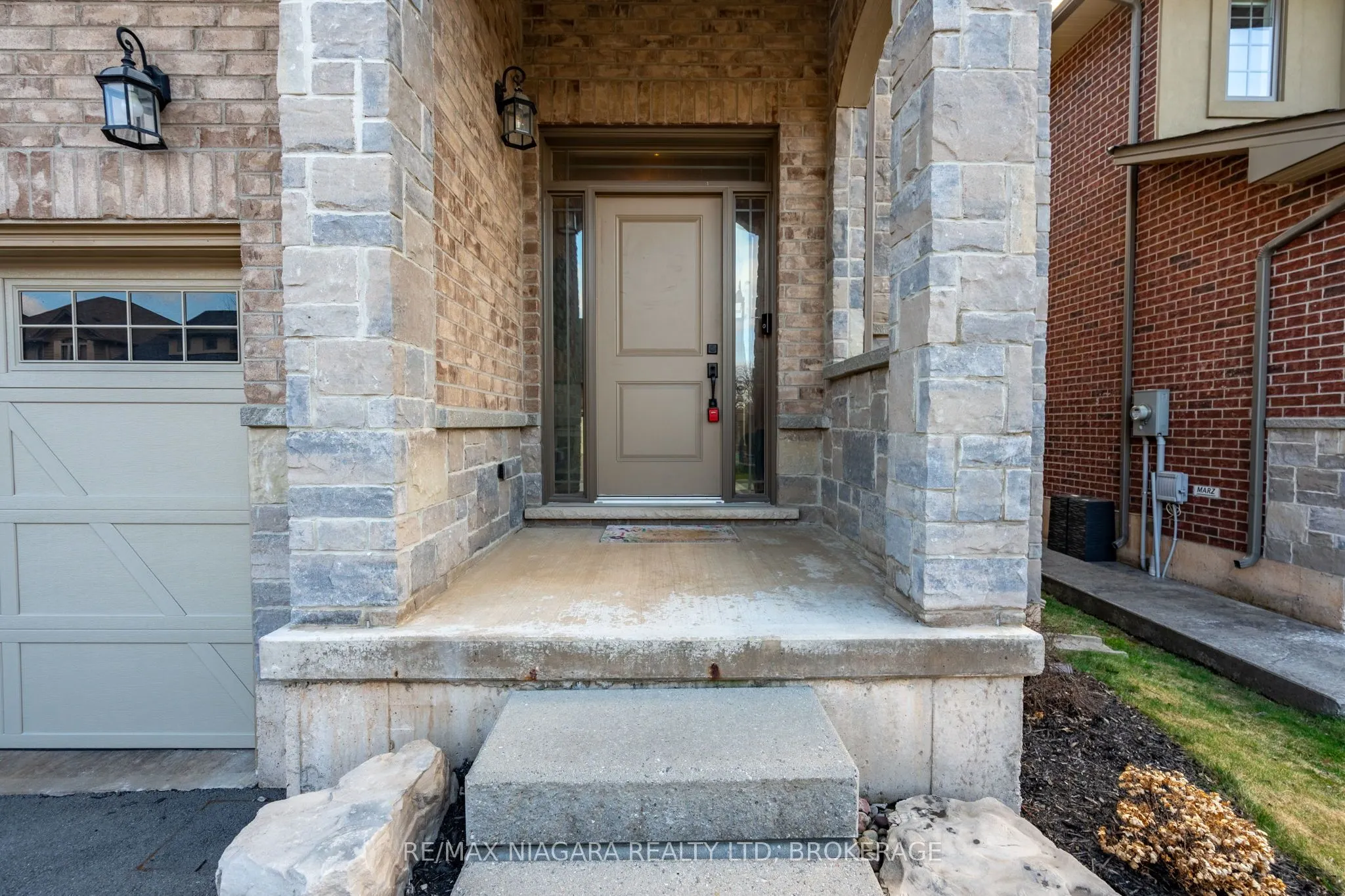 270 Main Street W, #16