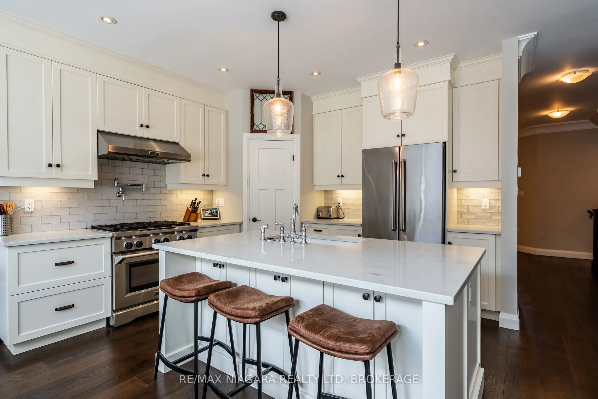 270 Main Street W, #16