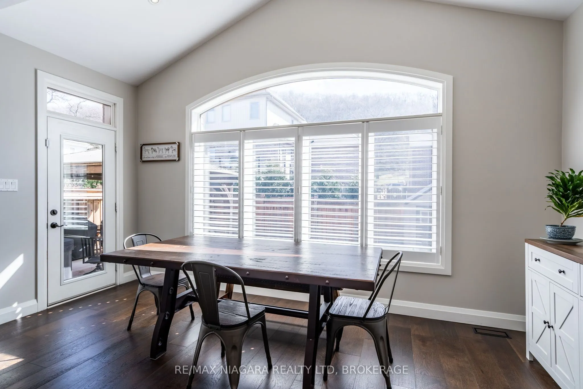 270 Main Street W, #16