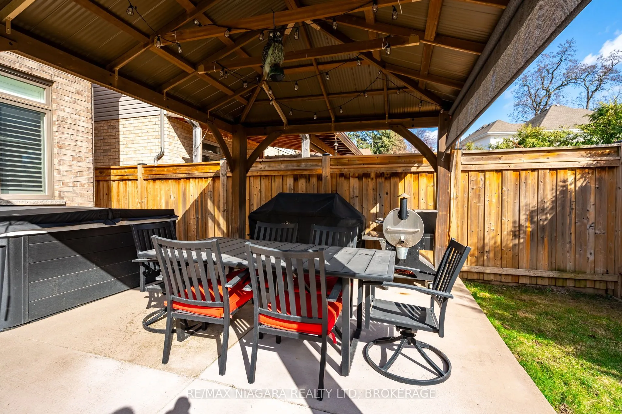 270 Main Street W, #16
