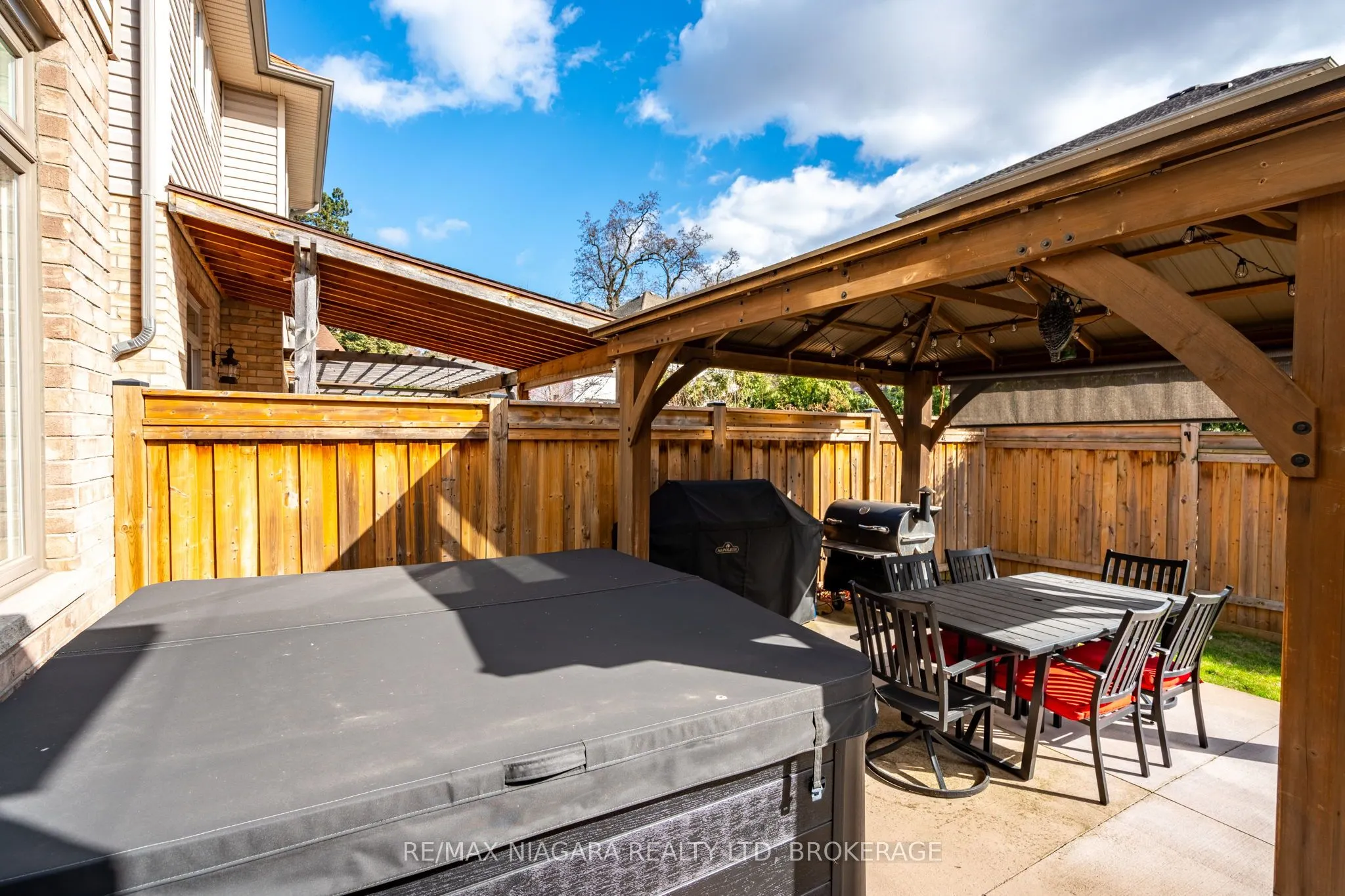 270 Main Street W, #16