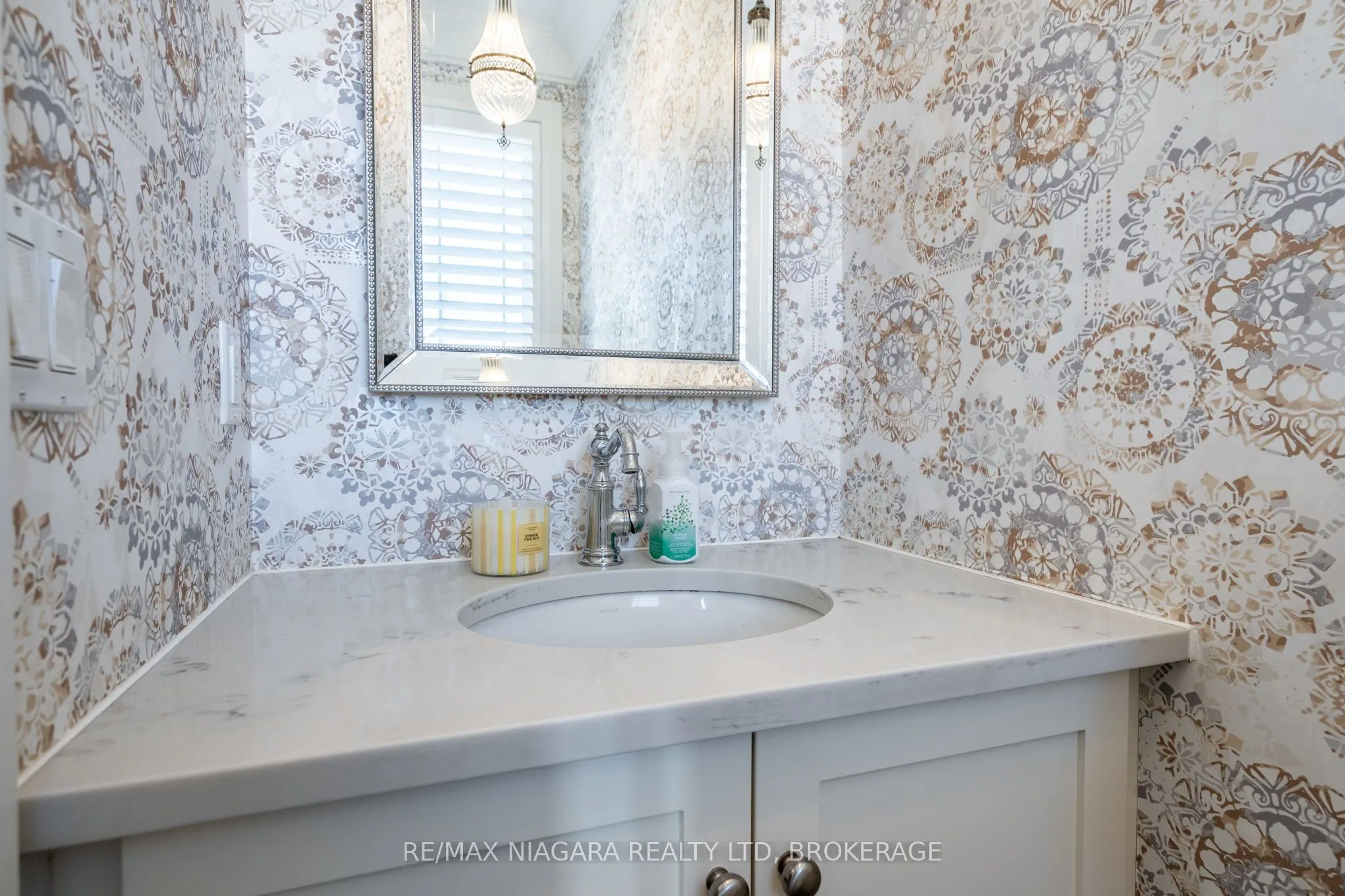 270 Main Street W, #16