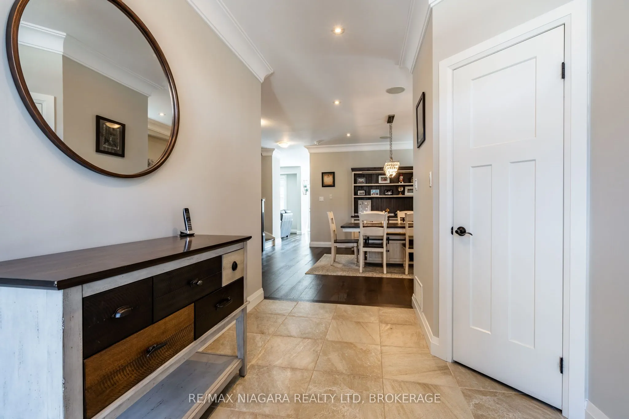 270 Main Street W, #16