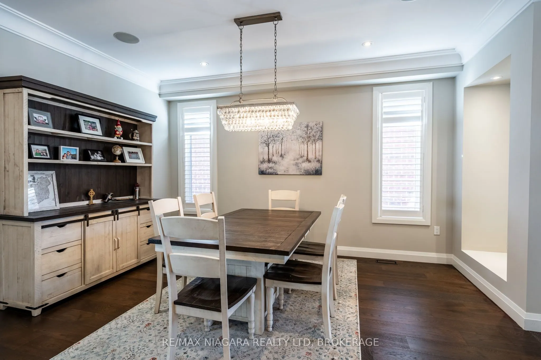 270 Main Street W, #16