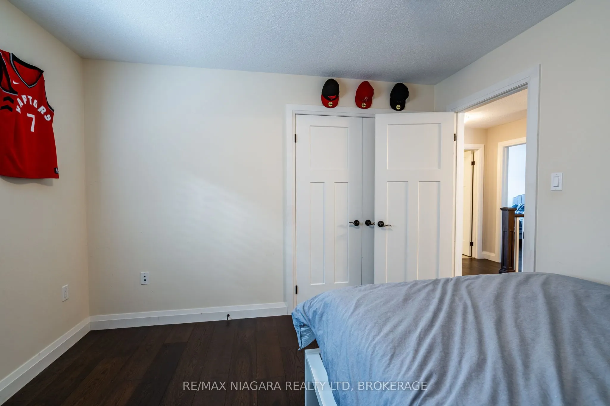 270 Main Street W, #16