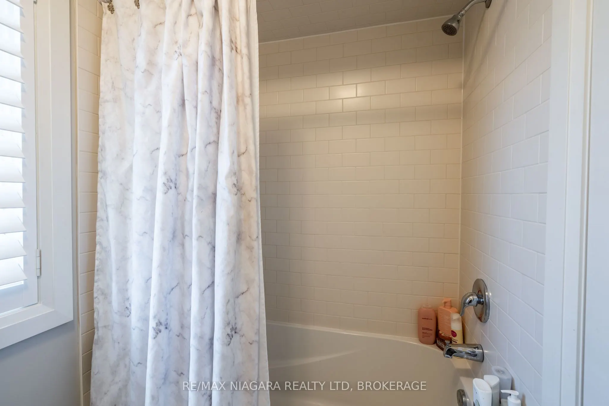 270 Main Street W, #16