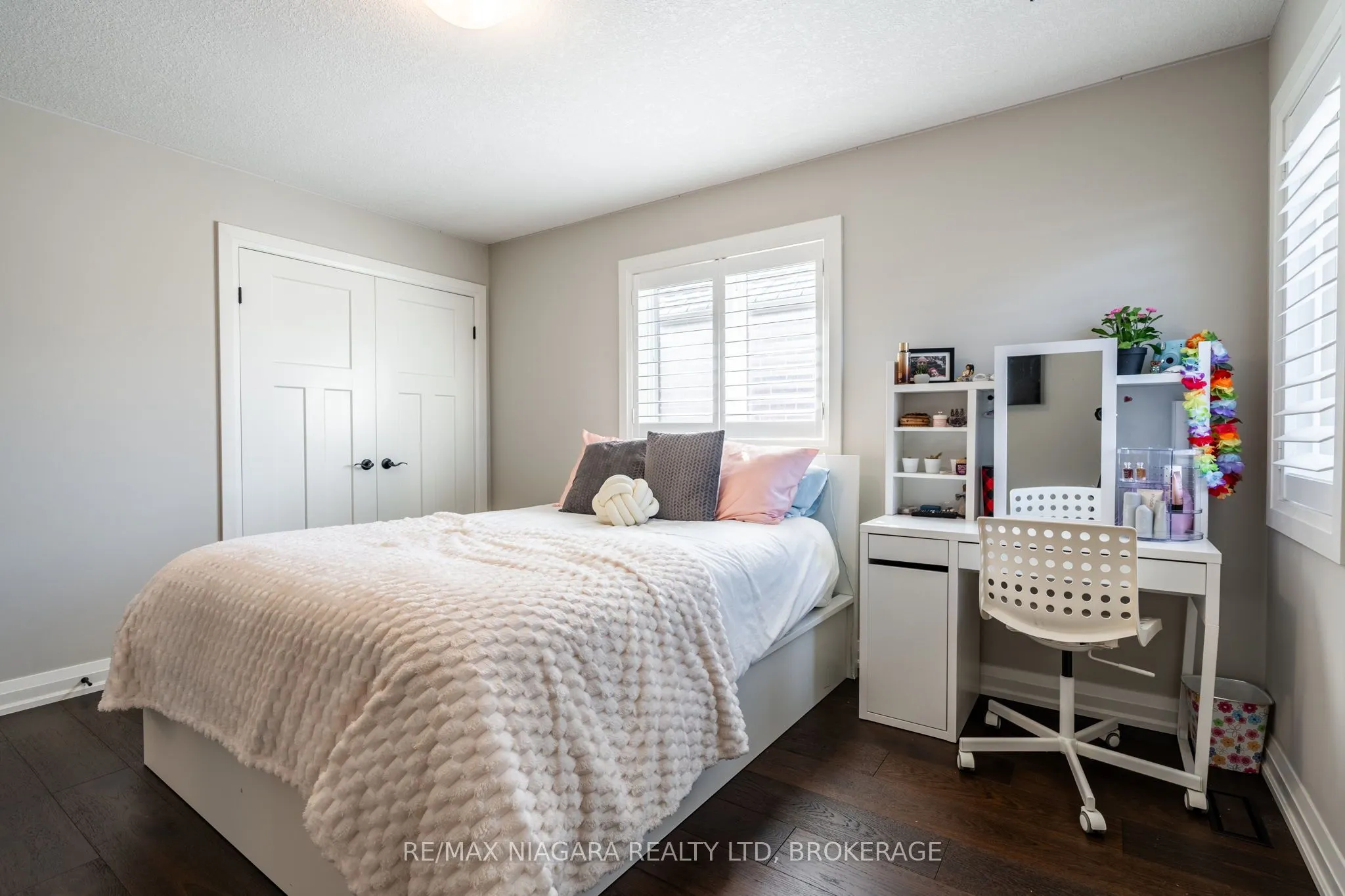 270 Main Street W, #16