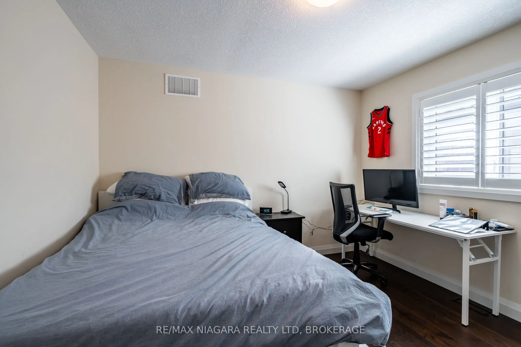 270 Main Street W, #16