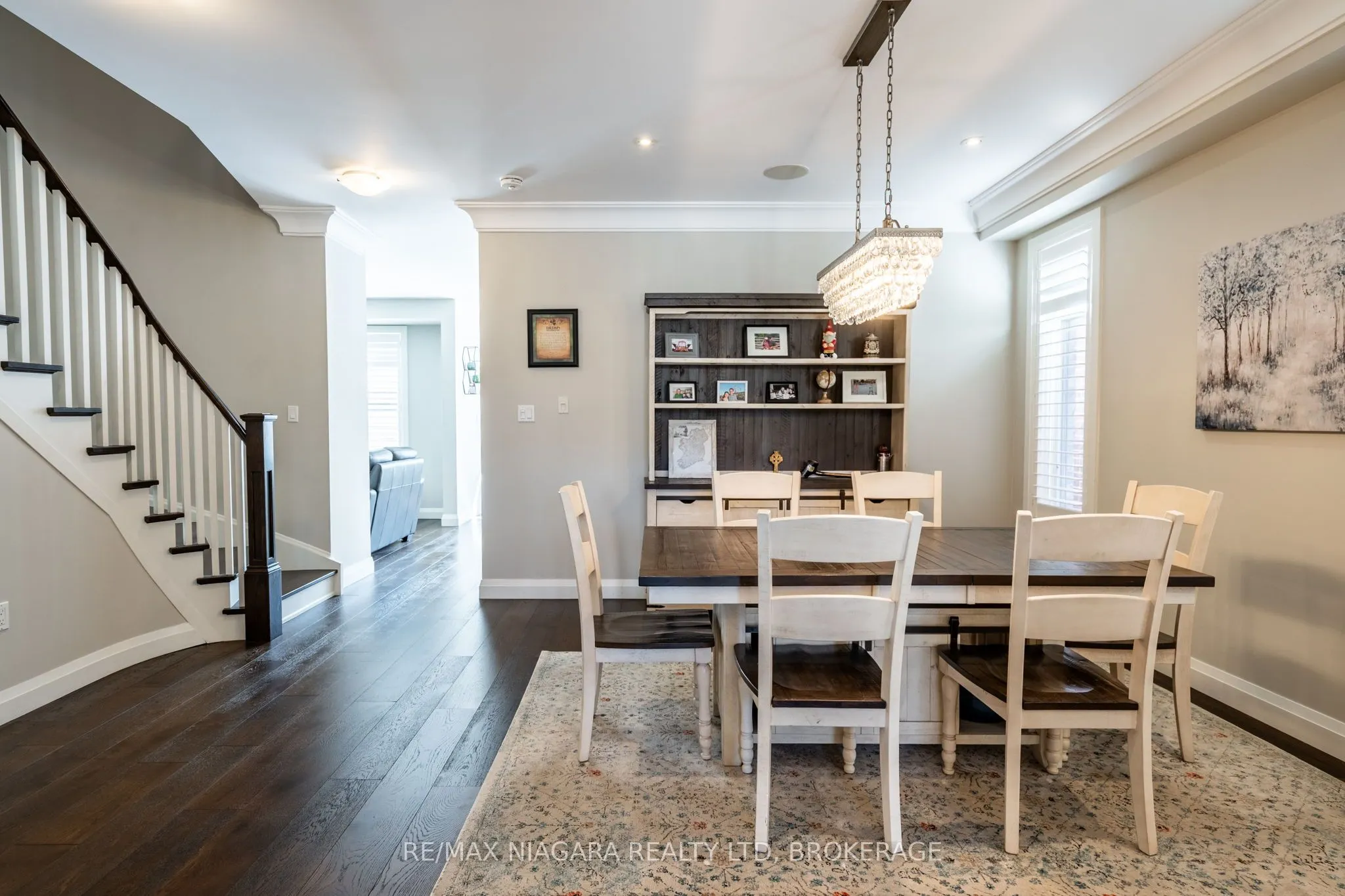 270 Main Street W, #16
