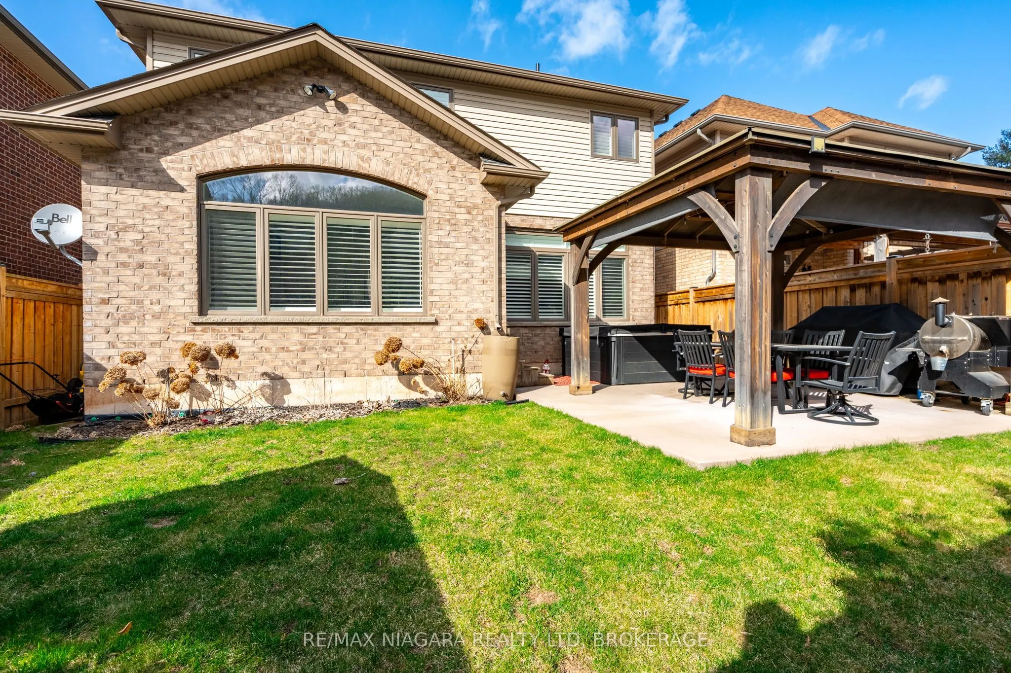 270 Main Street W, #16