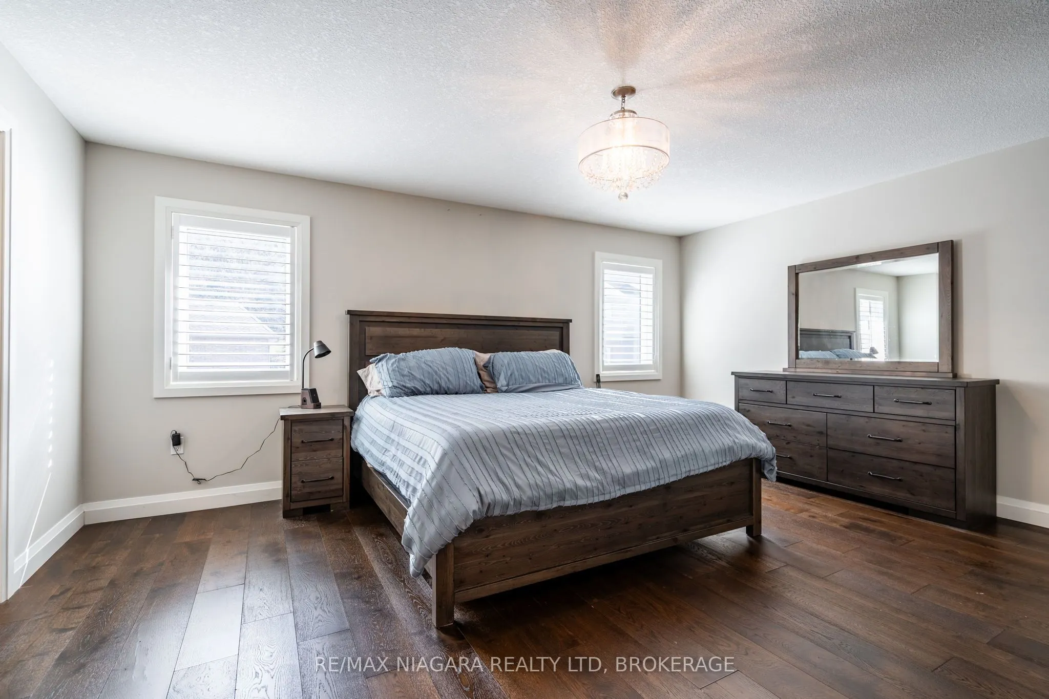 270 Main Street W, #16