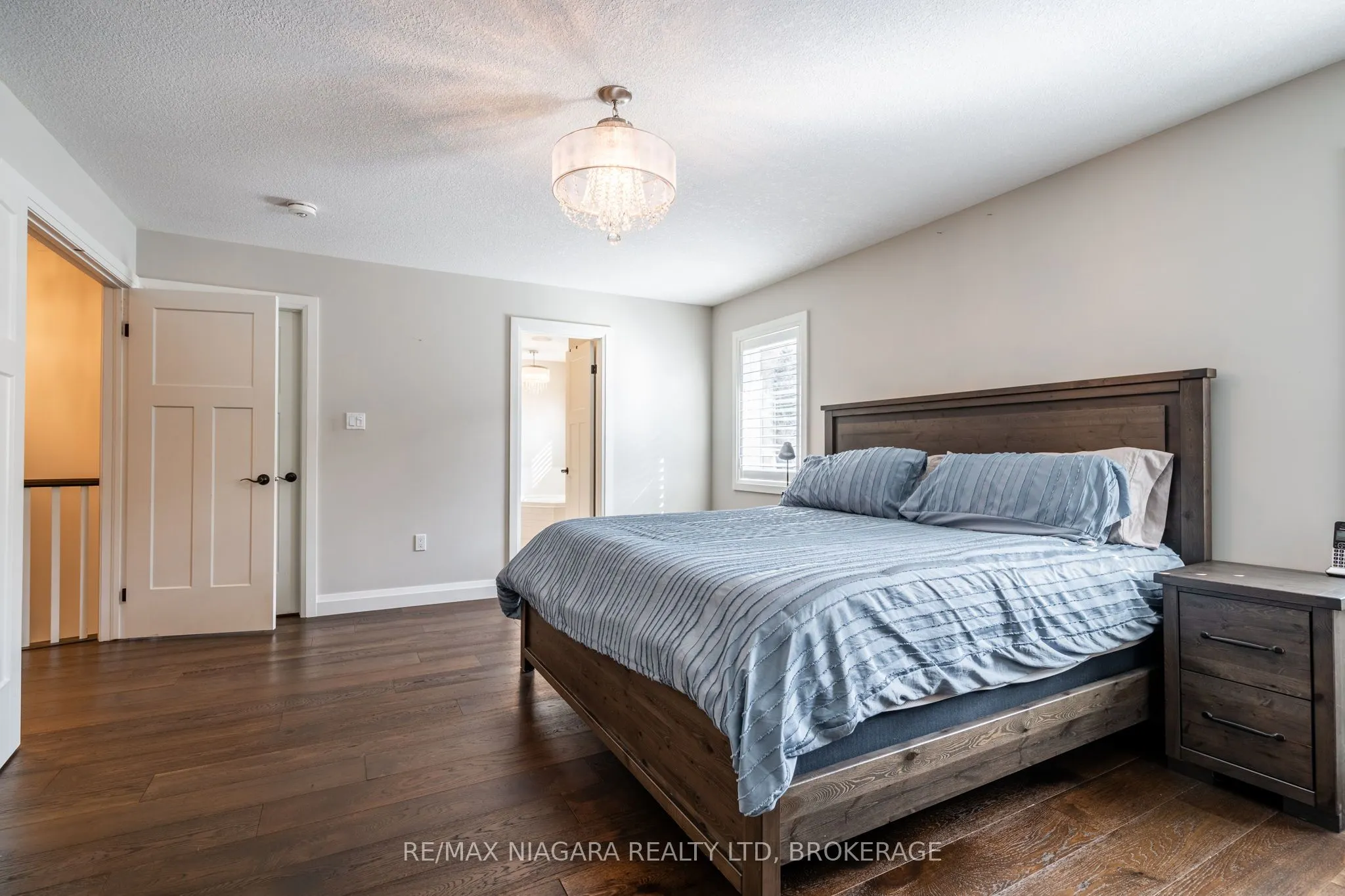 270 Main Street W, #16