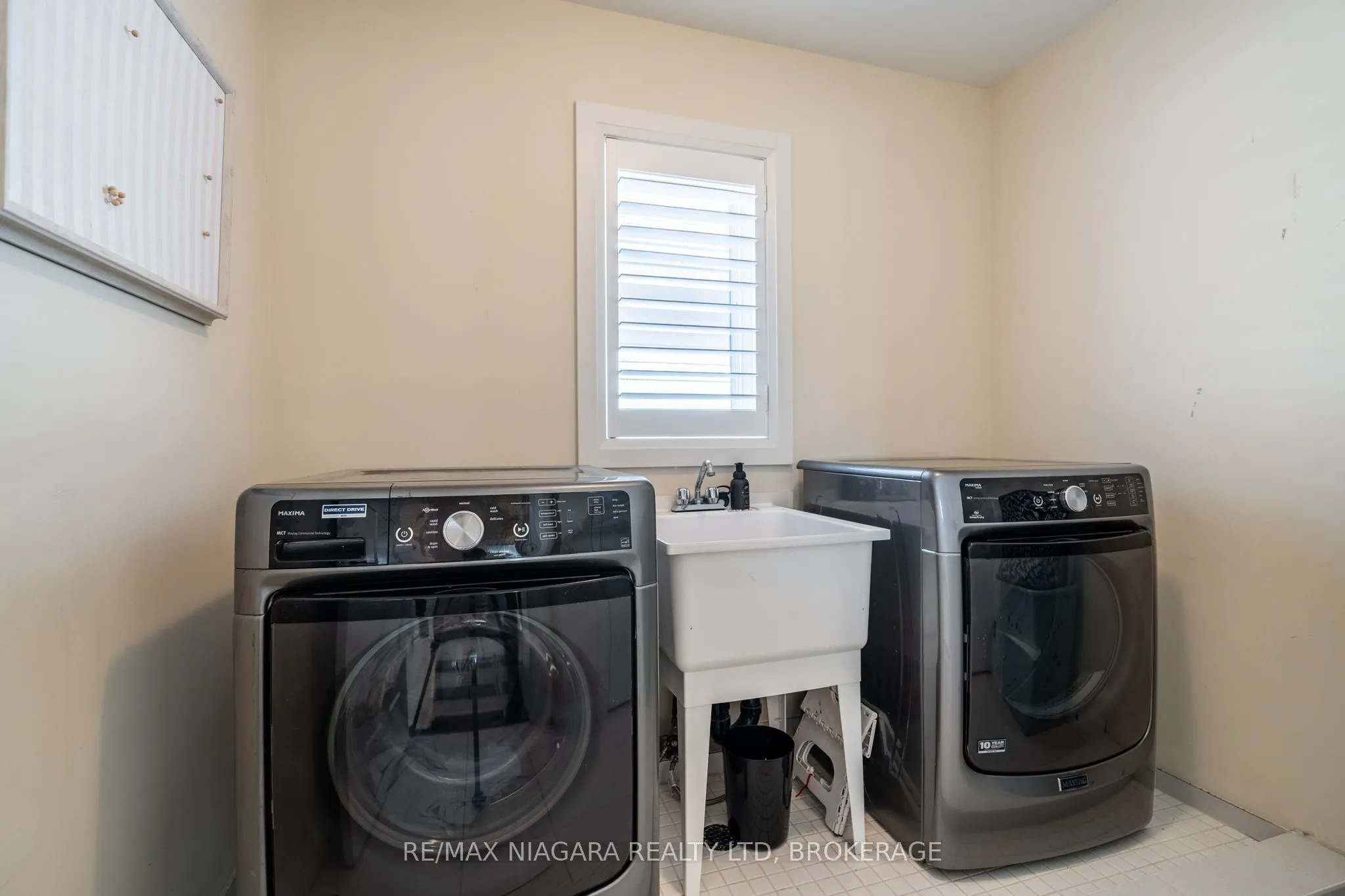 270 Main Street W, #16