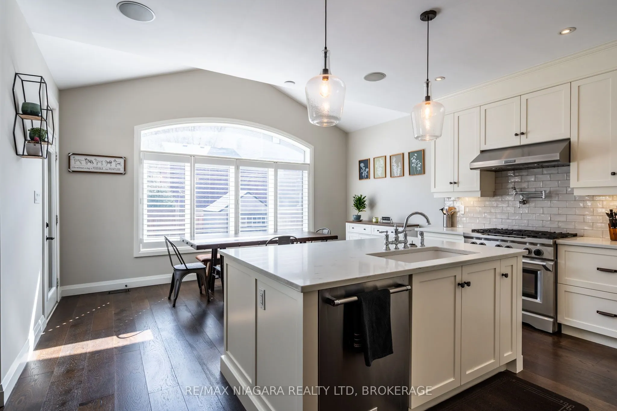 270 Main Street W, #16