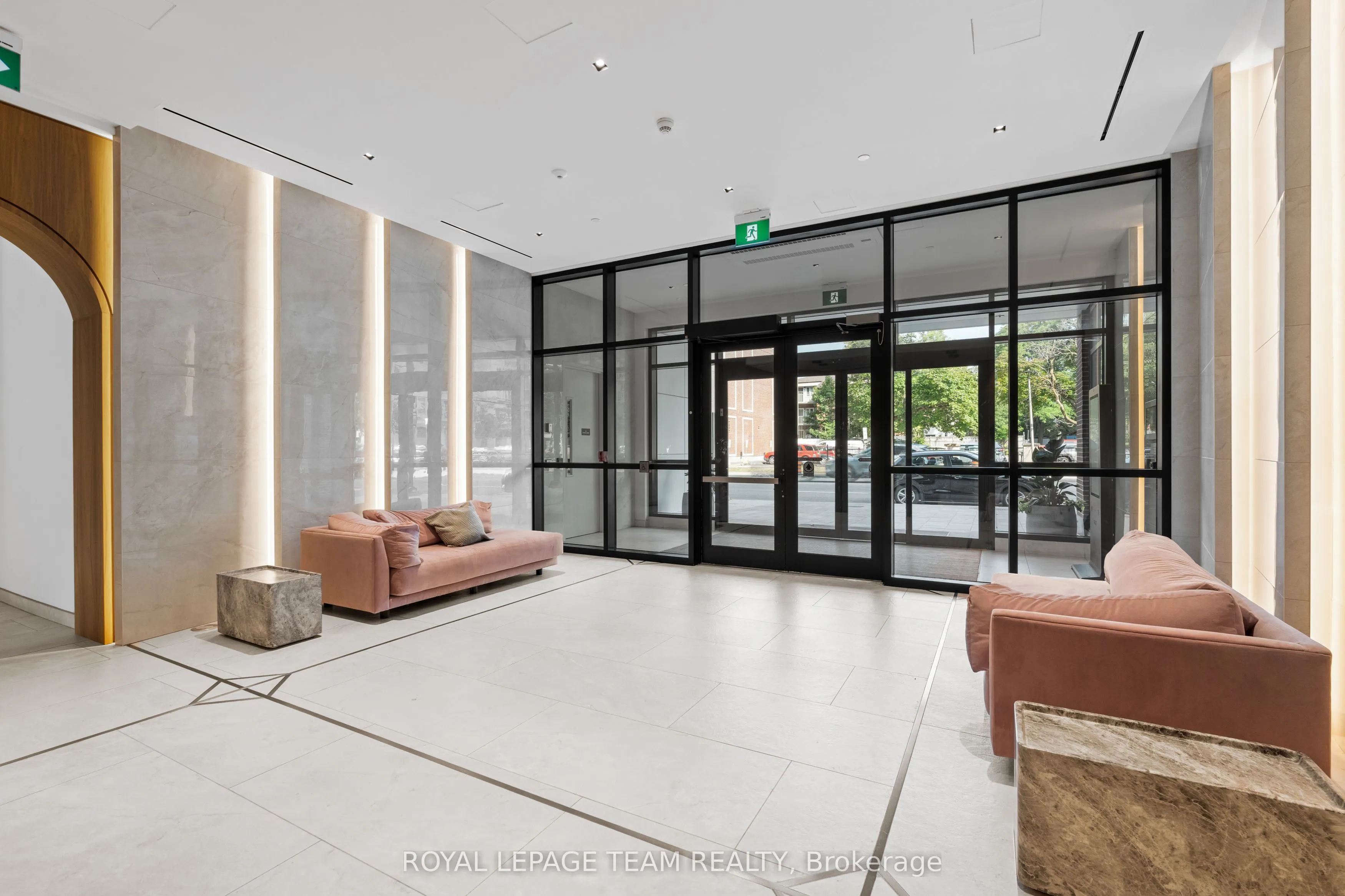 560 Rideau Street, #521