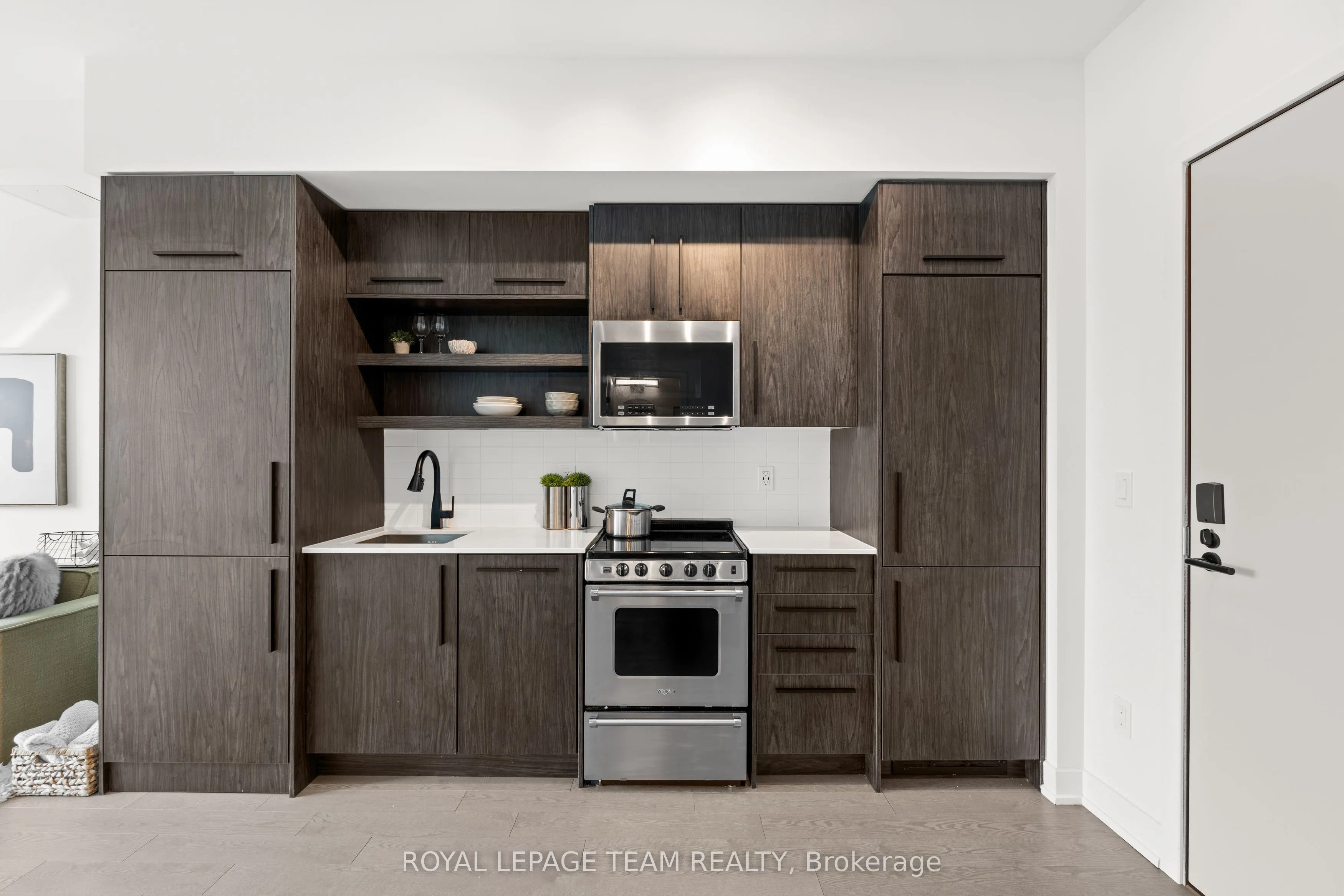 560 Rideau Street, #521