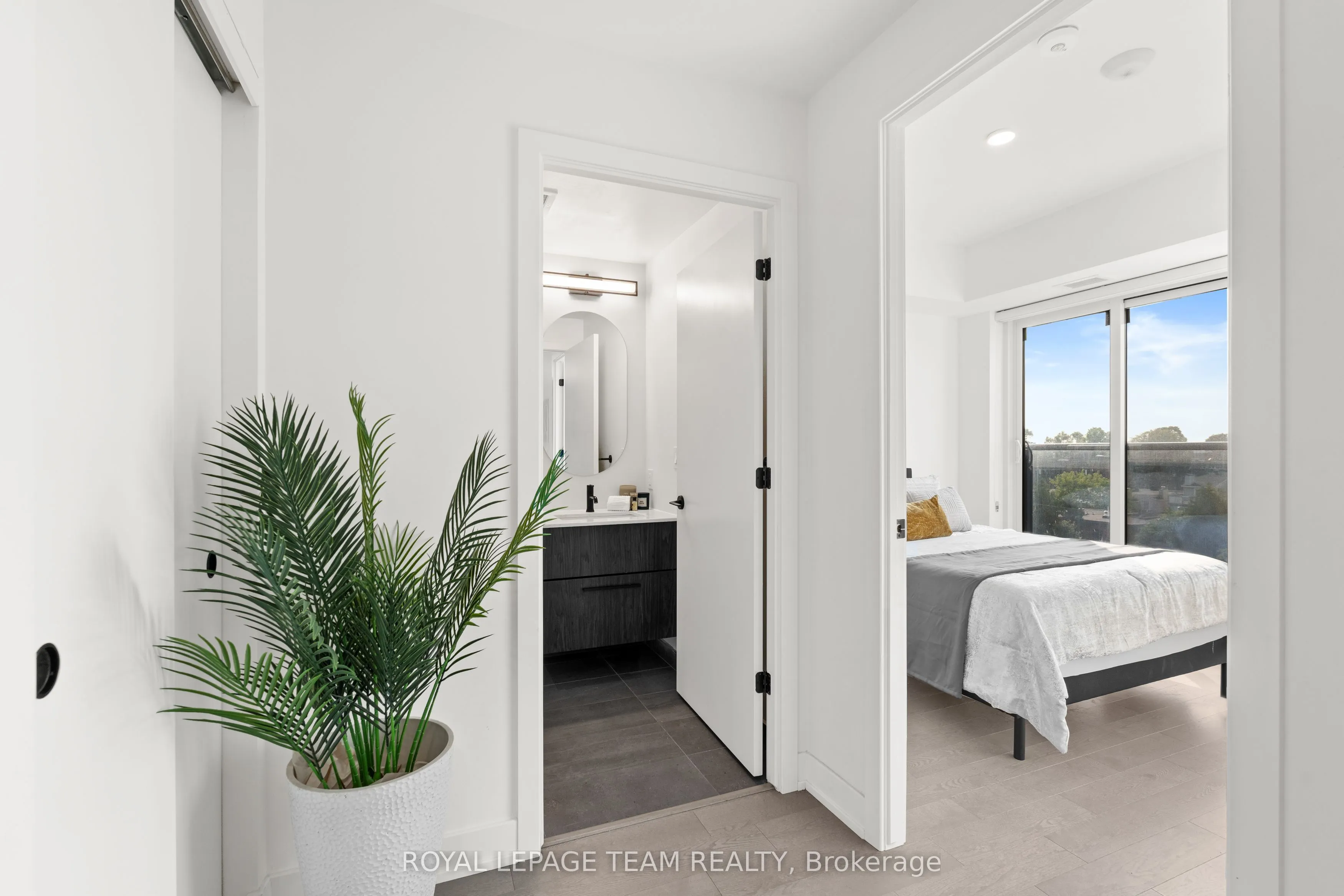 560 Rideau Street, #521