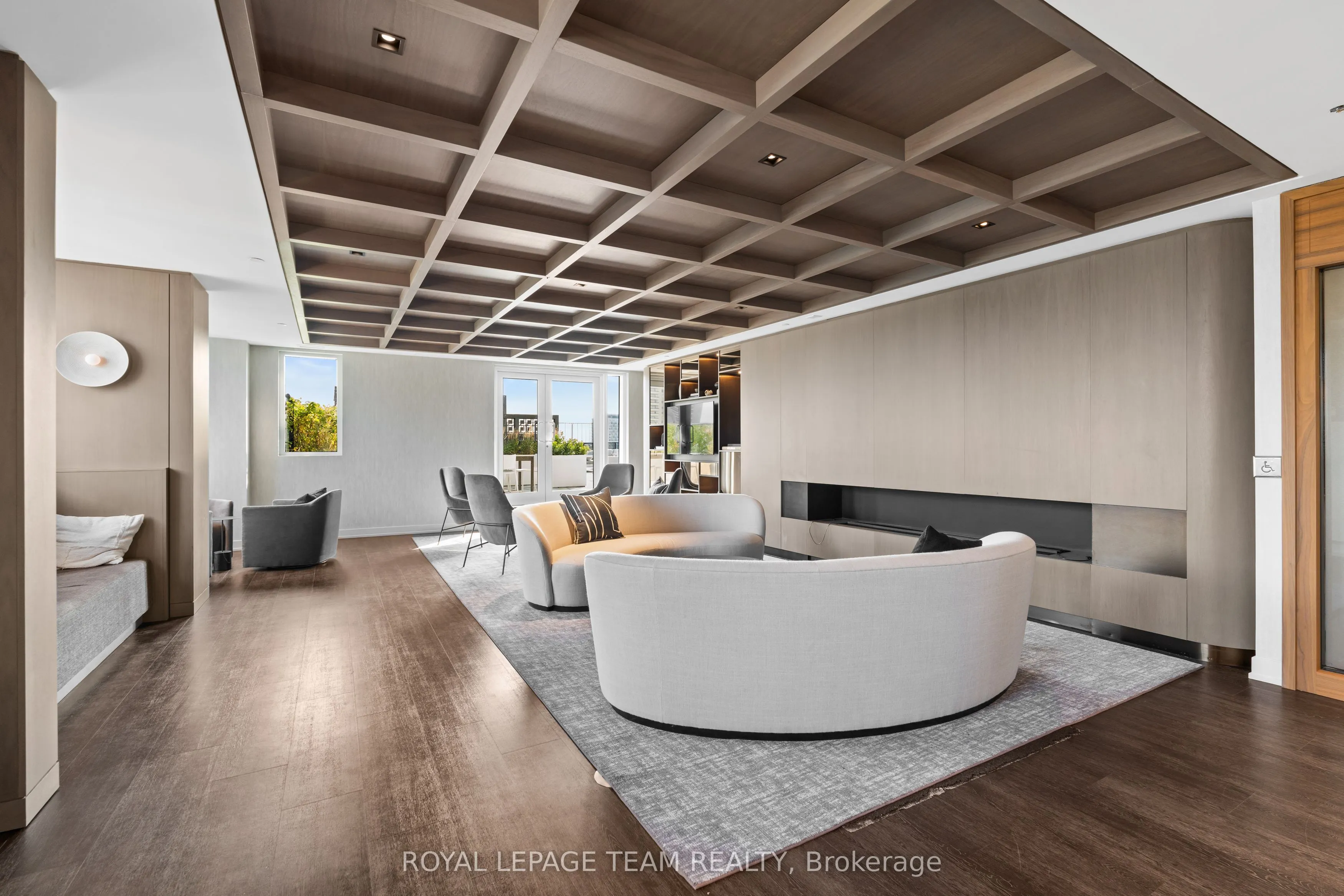 560 Rideau Street, #521