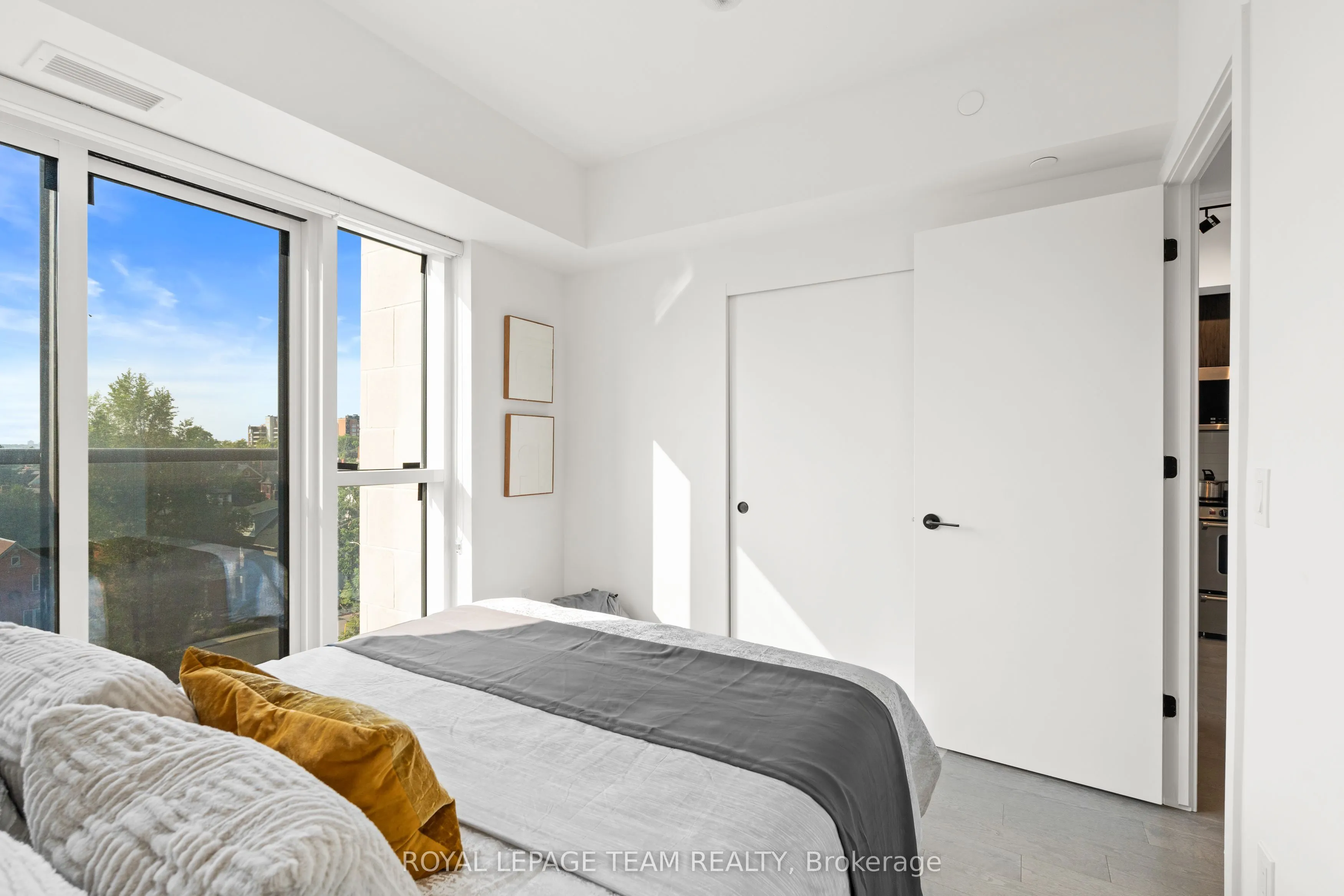 560 Rideau Street, #521