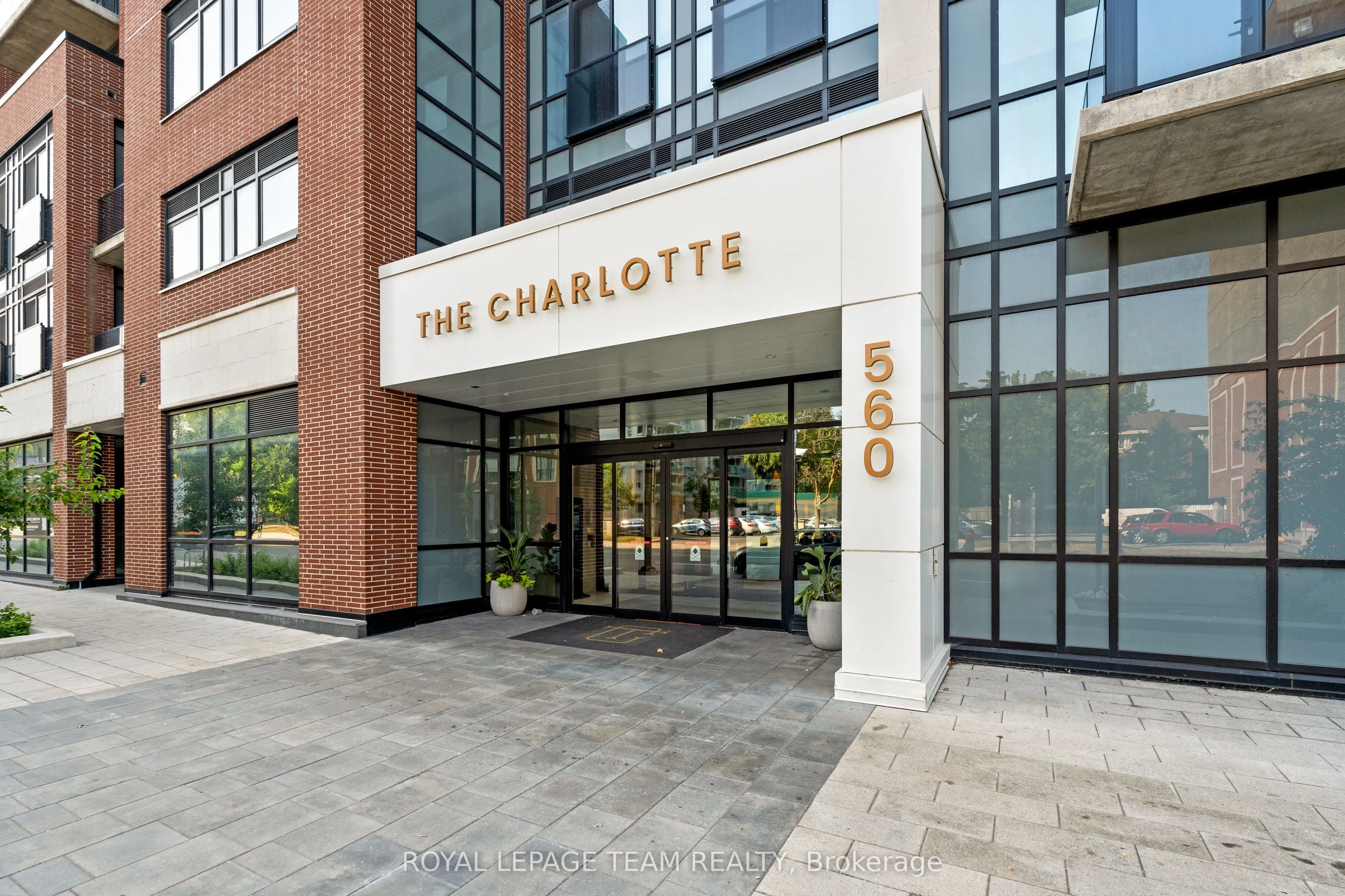 560 Rideau Street, #521