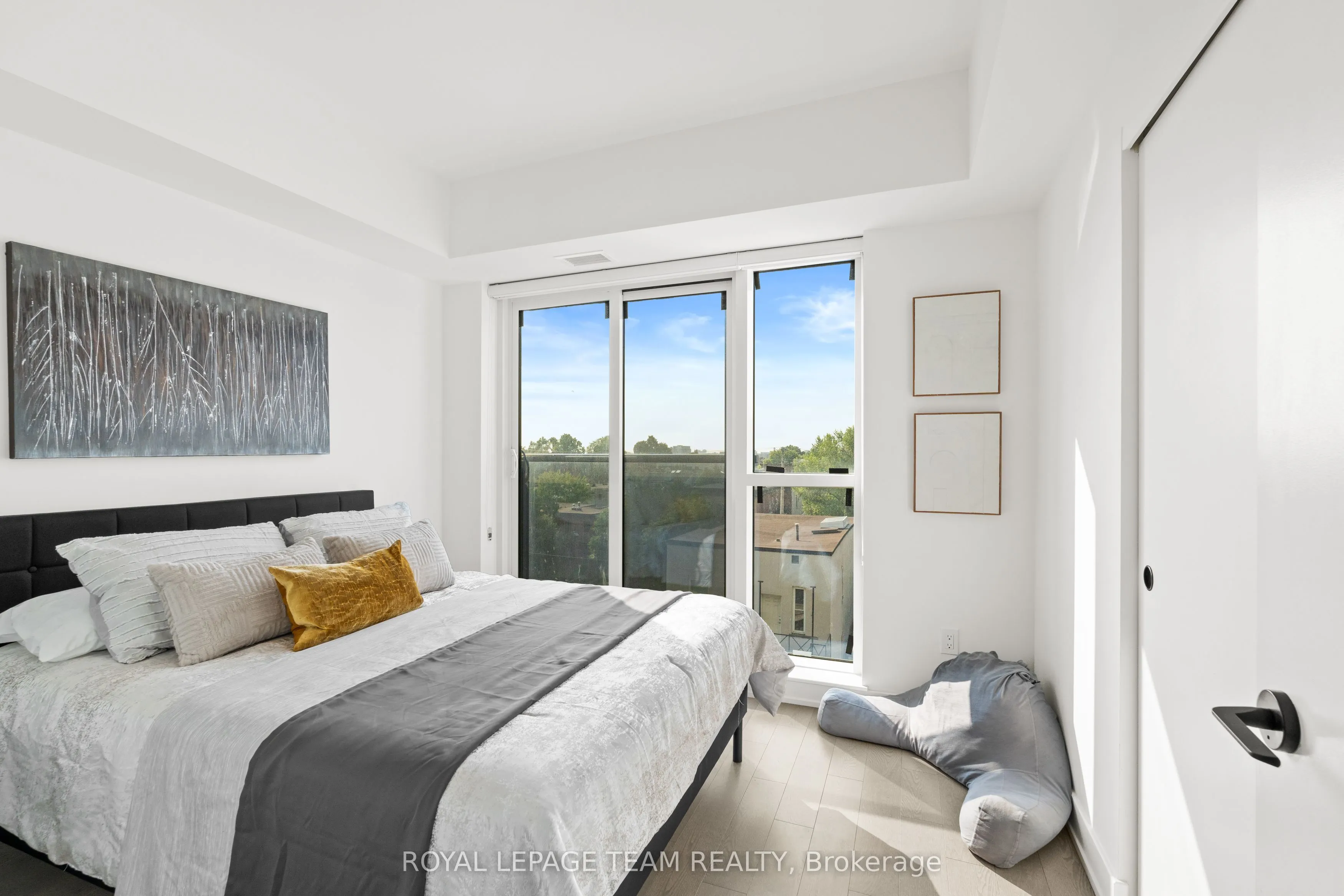560 Rideau Street, #521