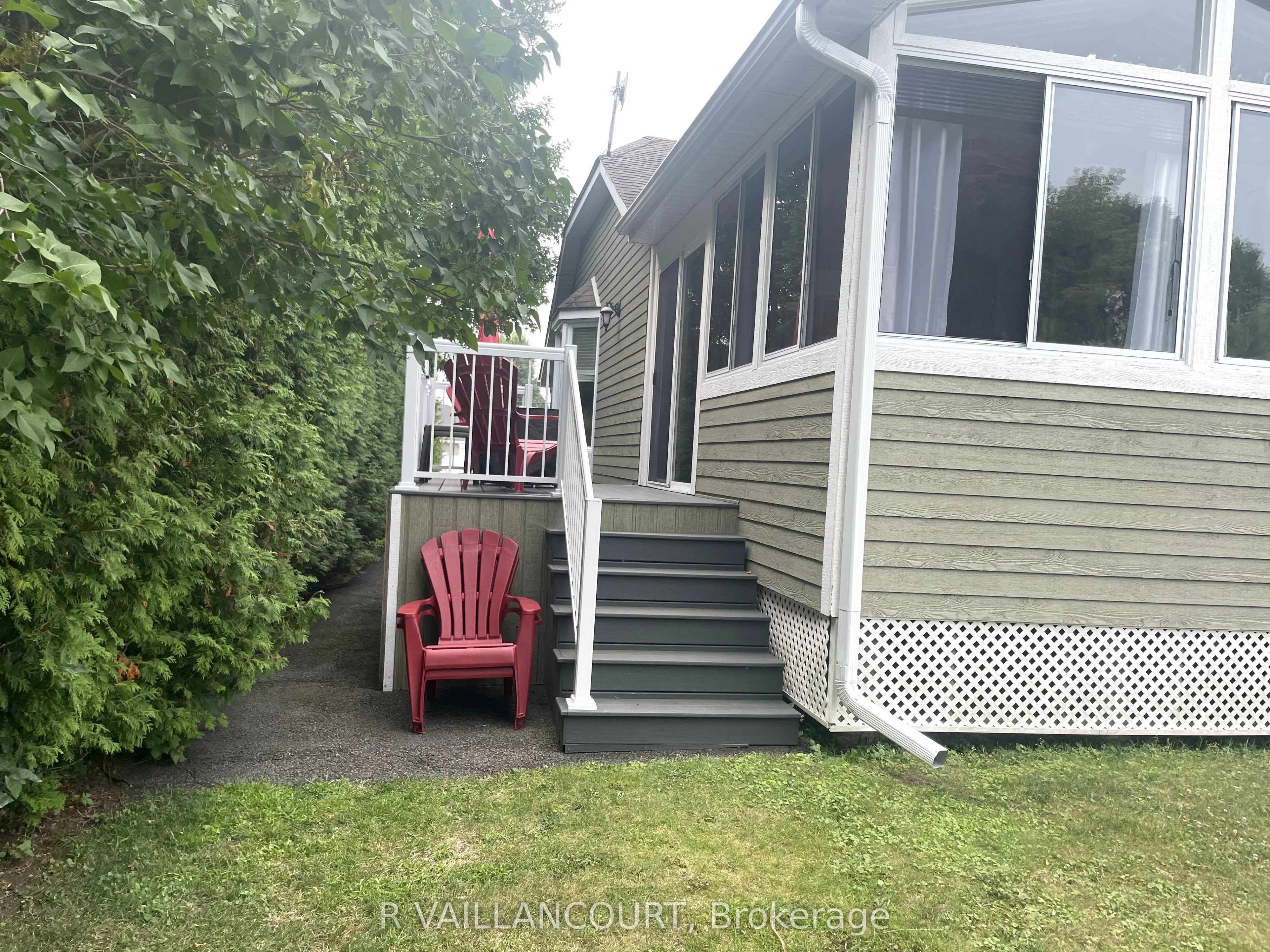87 KINCARDINE Street E