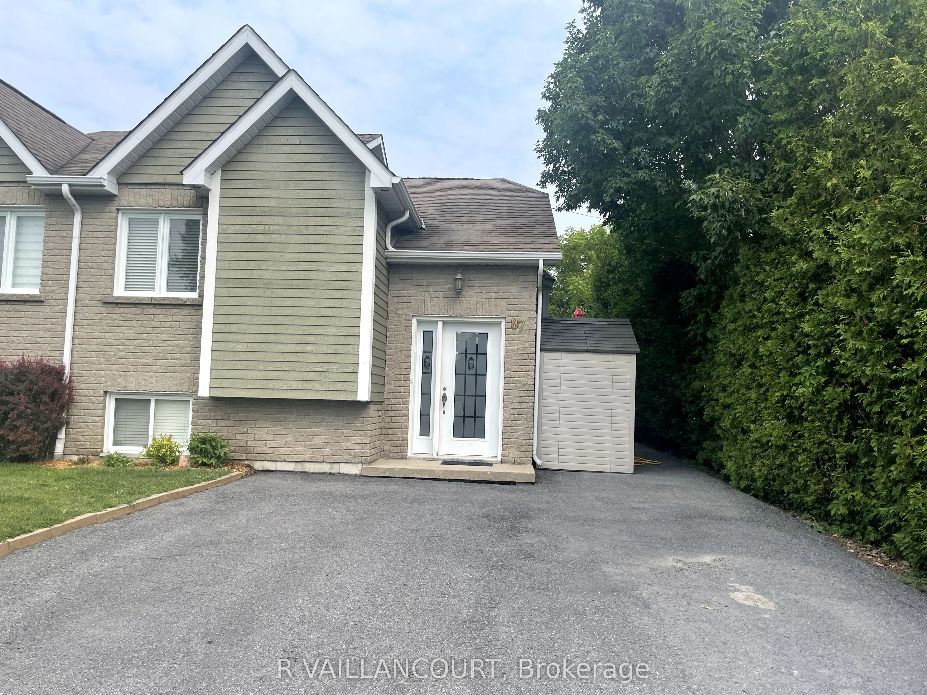87 KINCARDINE Street E