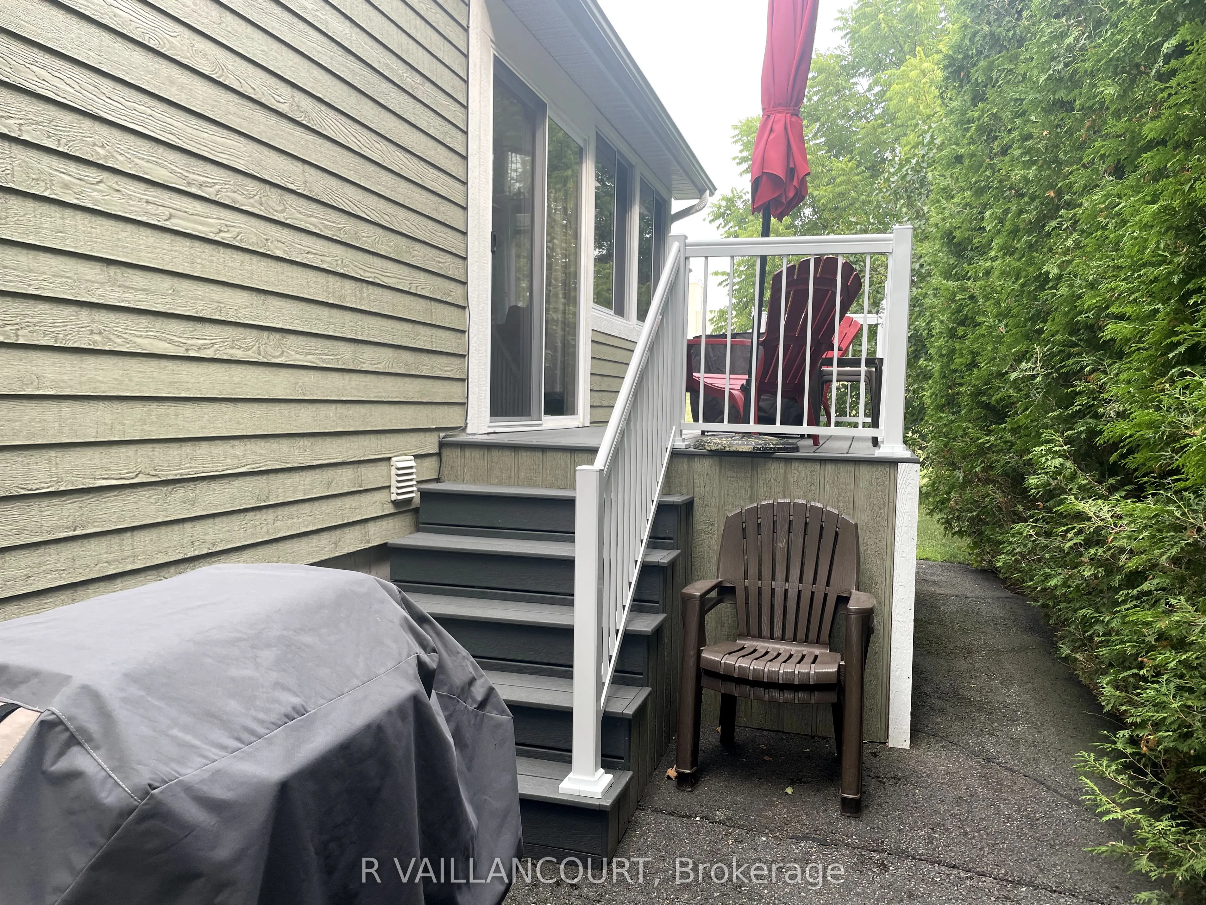 87 KINCARDINE Street E