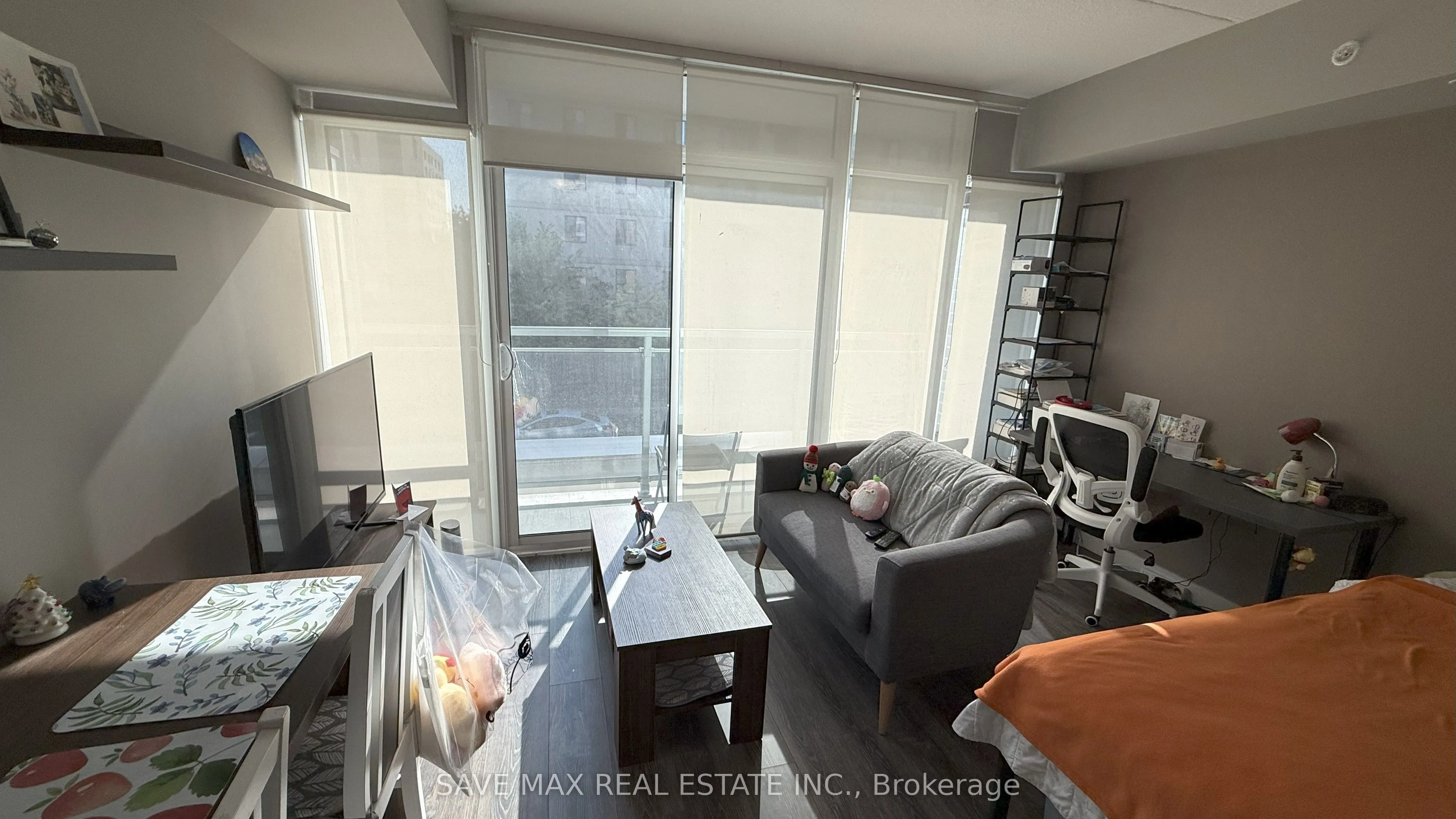 308 Lester Street, #211