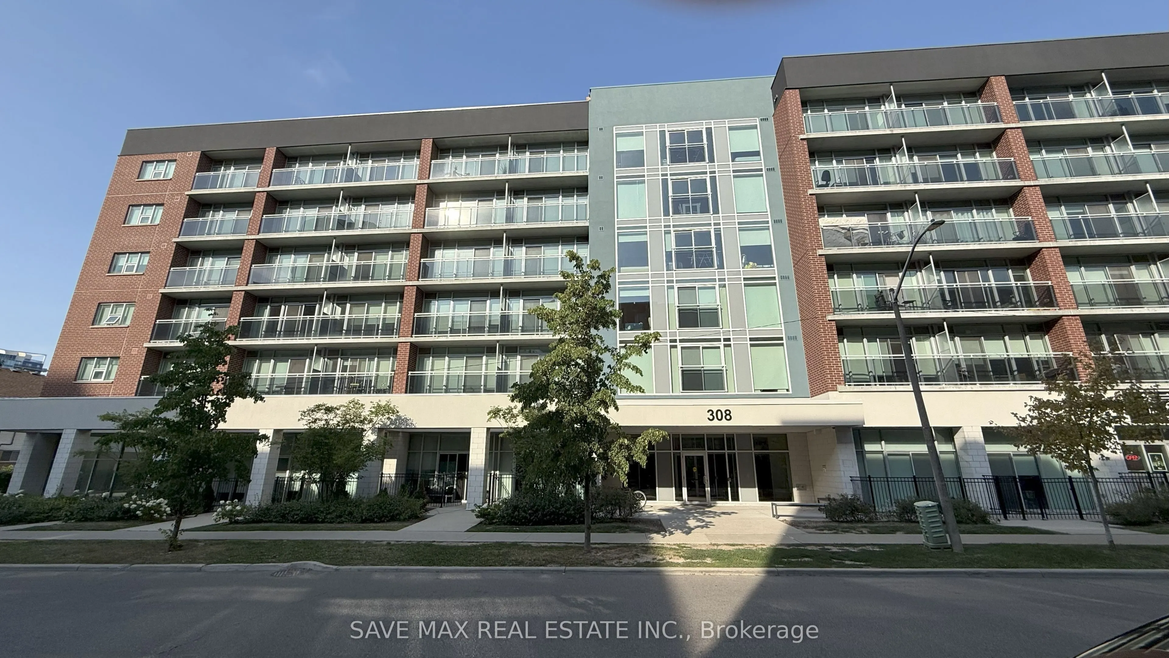 308 Lester Street, #211