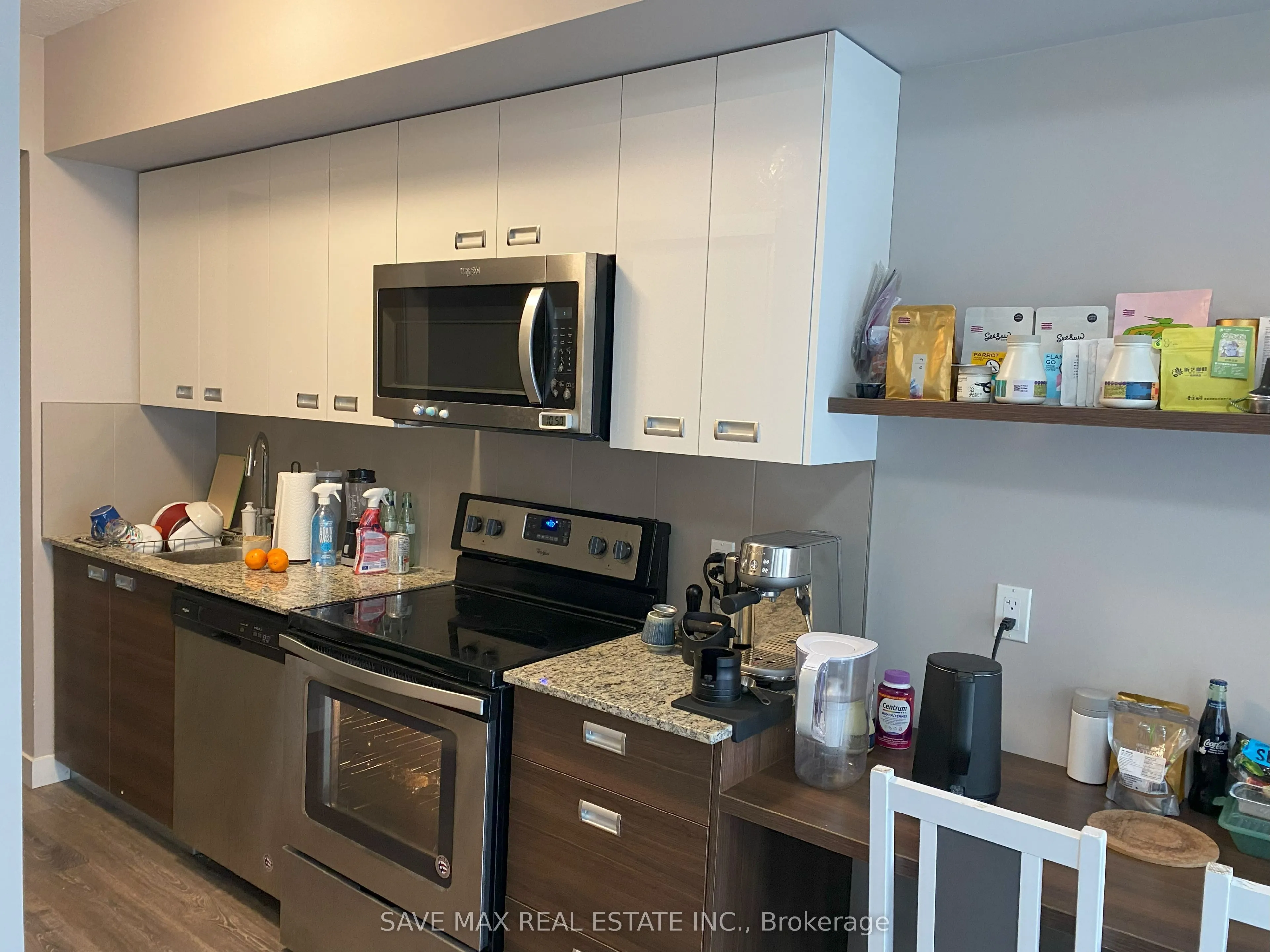 308 Lester Street, #211