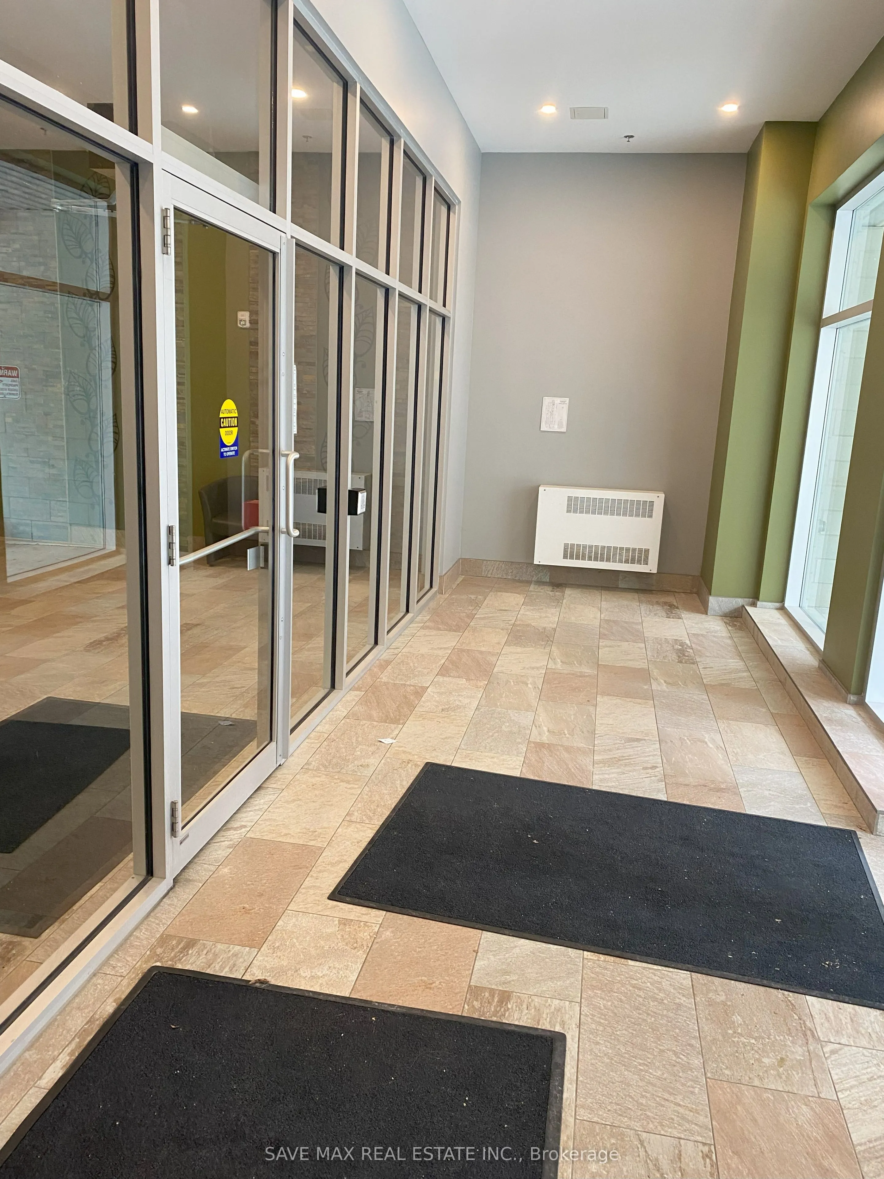 308 Lester Street, #211