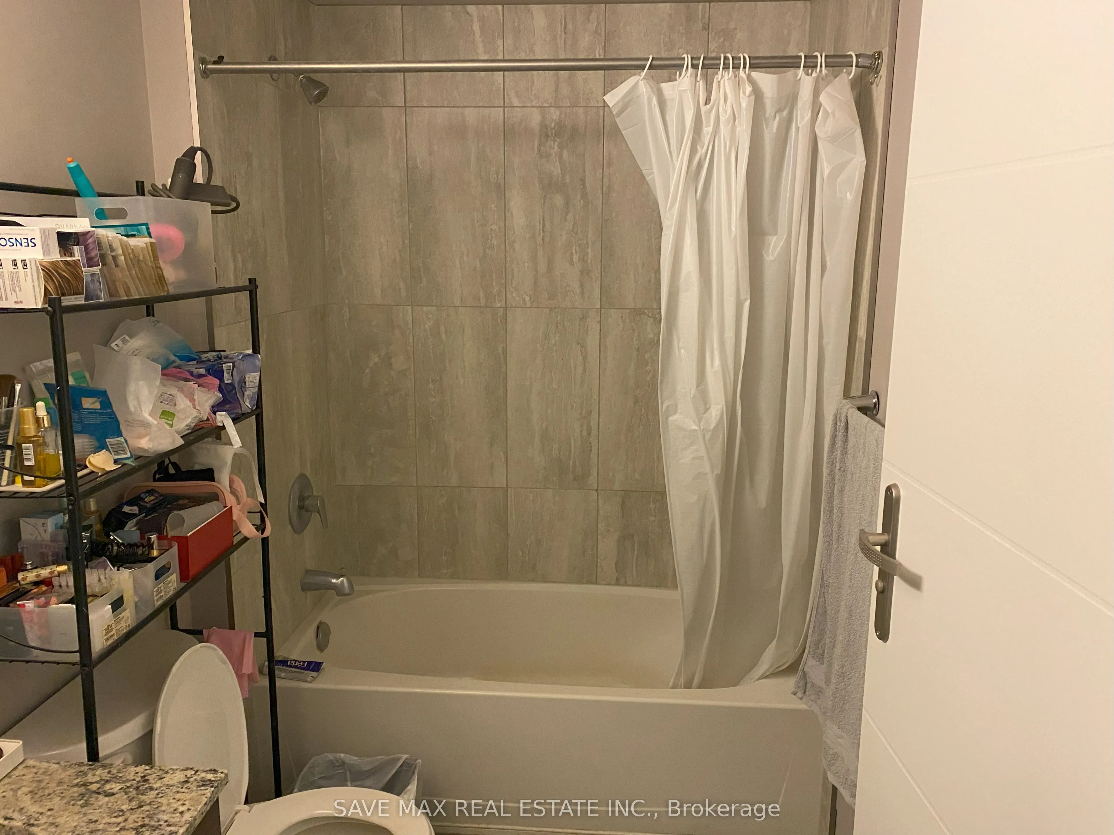 308 Lester Street, #211