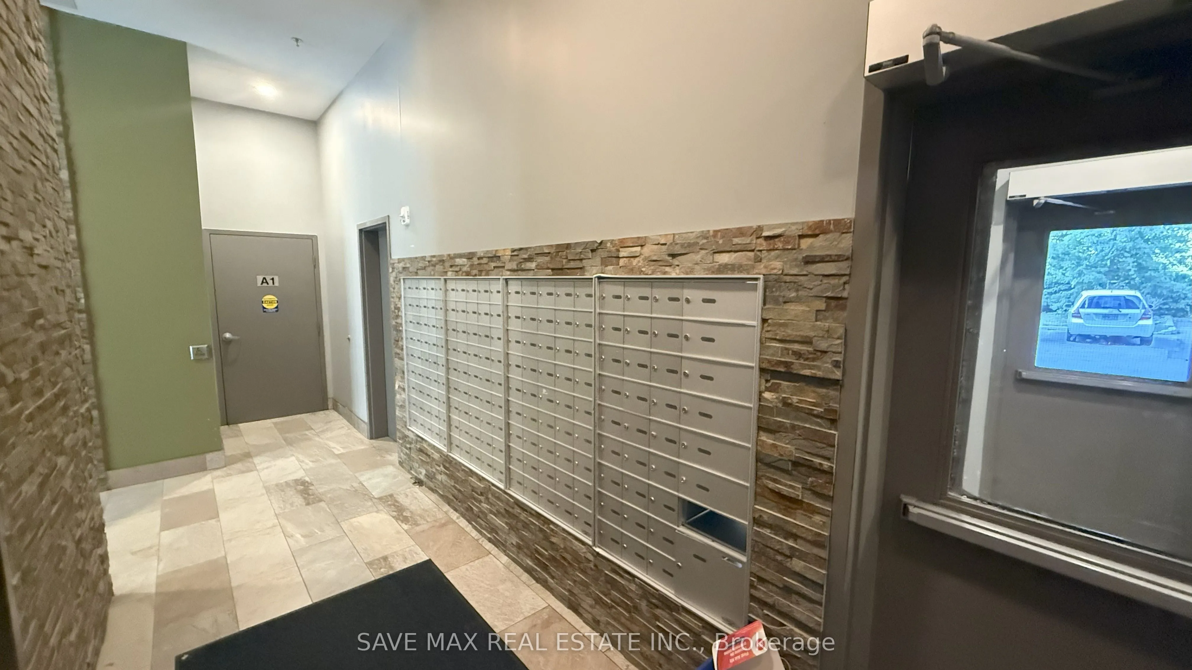 308 Lester Street, #211
