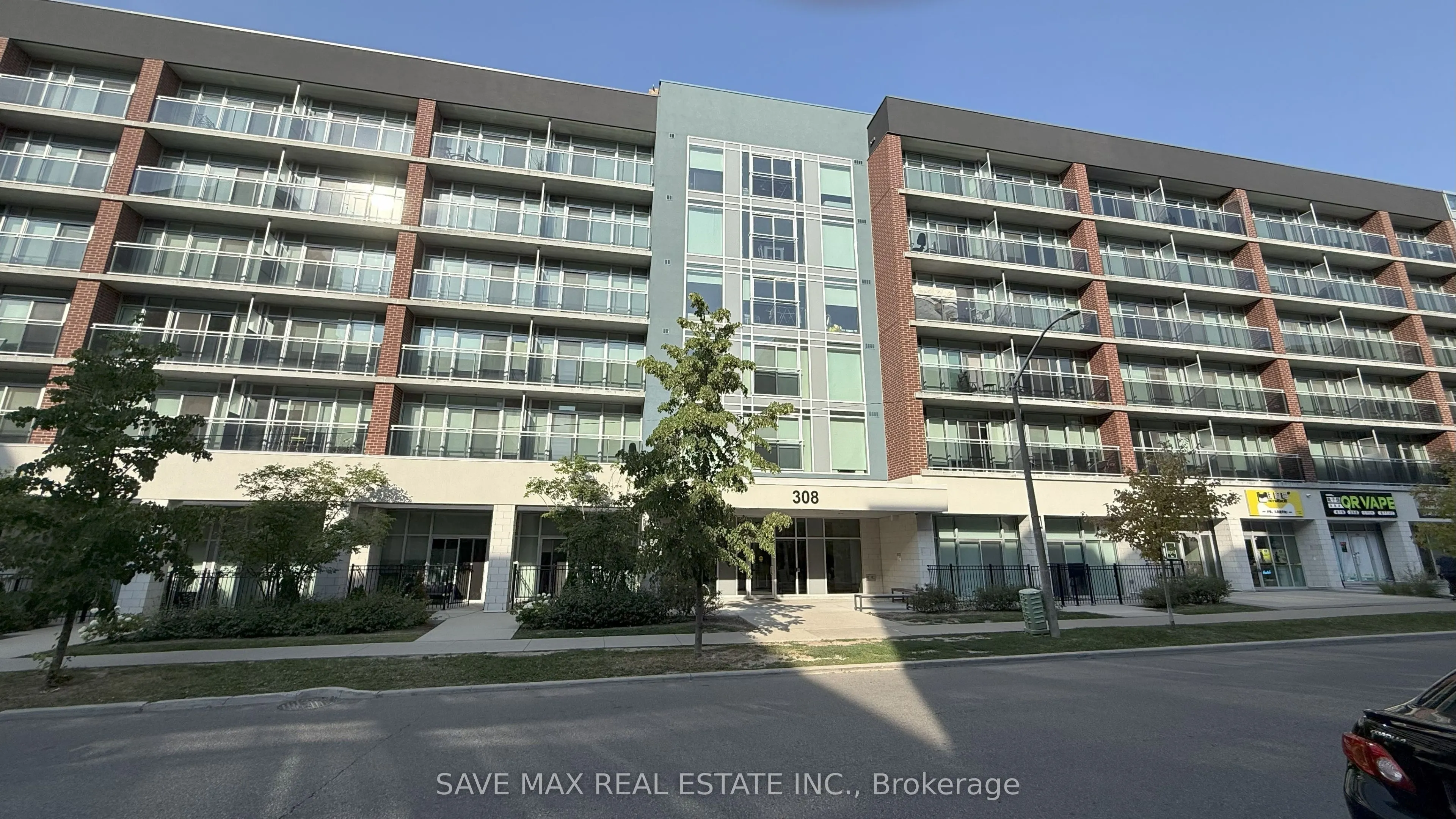 308 Lester Street, #211