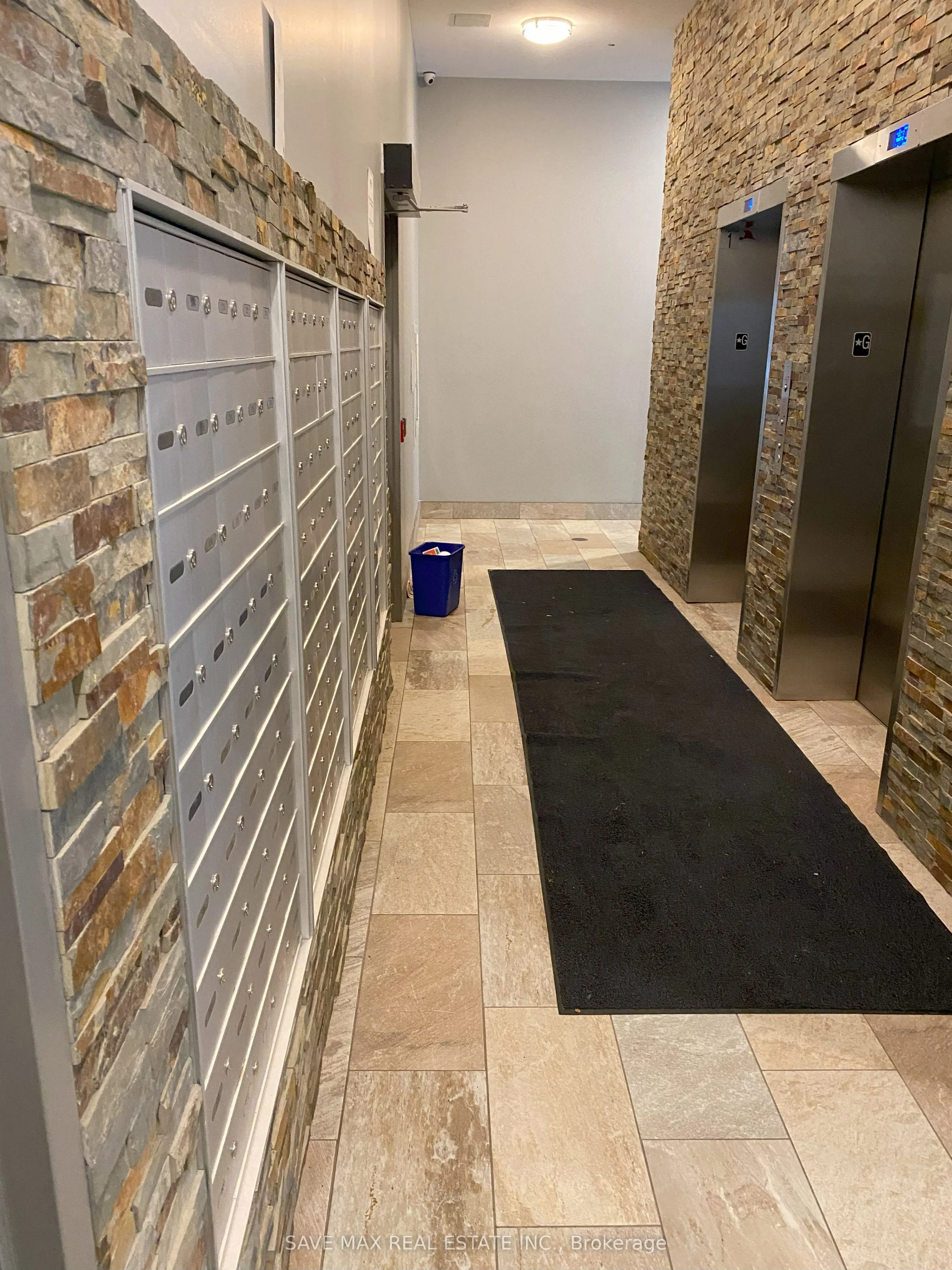 308 Lester Street, #211