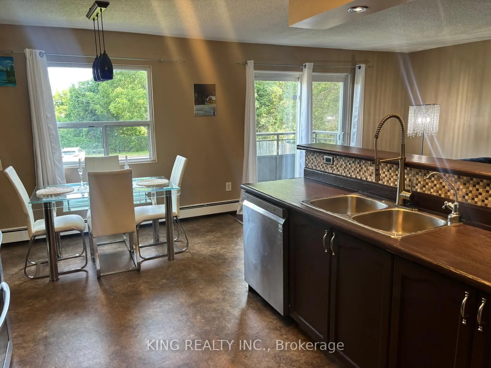 616 Grey Street, #19