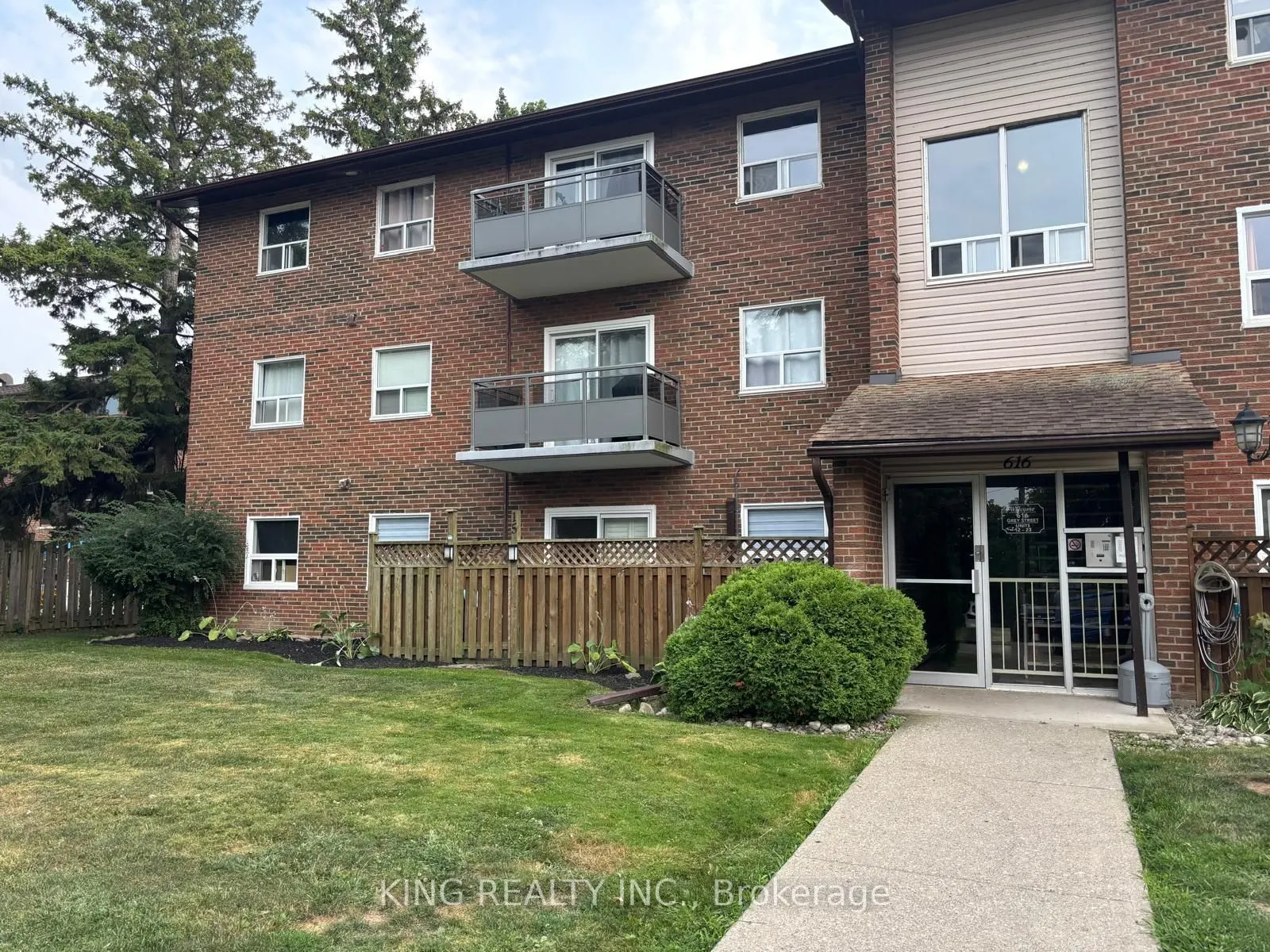 616 Grey Street, #19