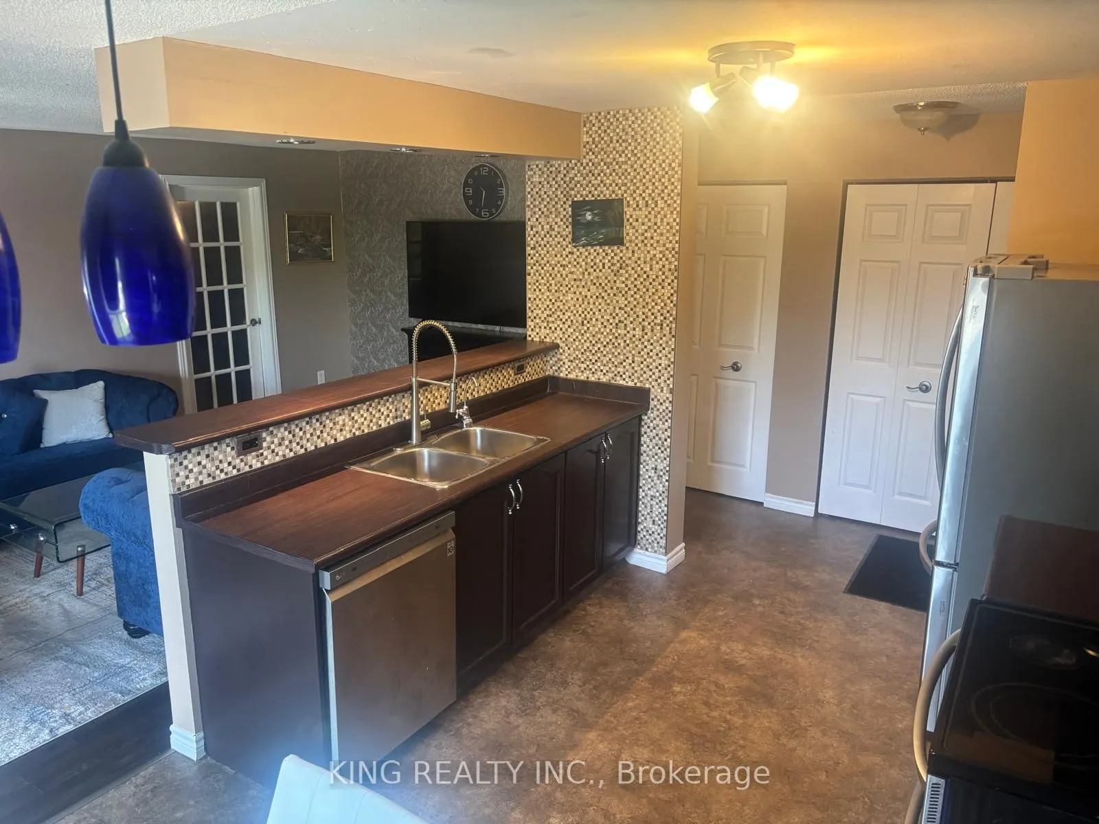 616 Grey Street, #19