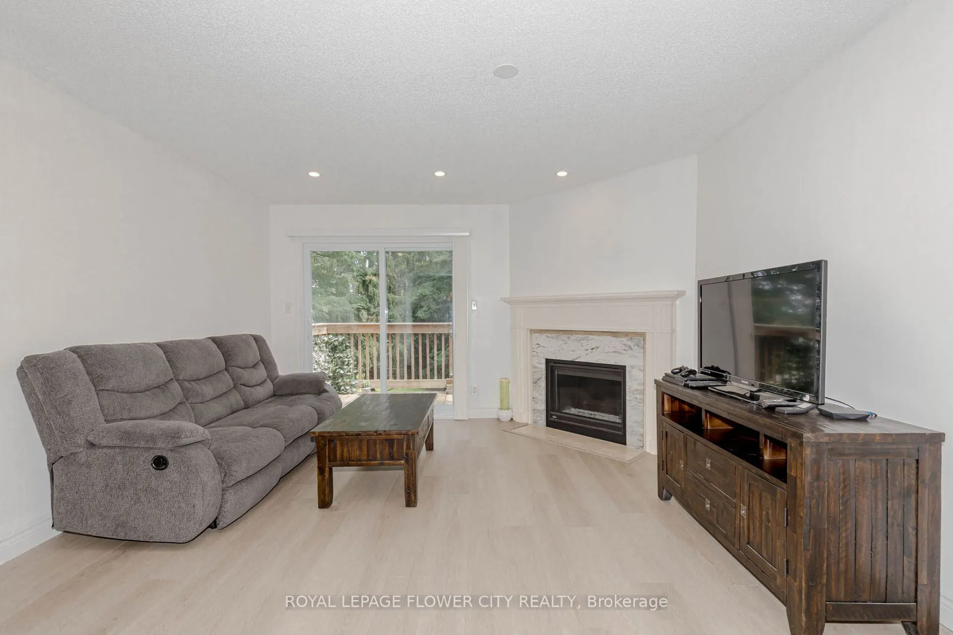 523 Beechwood Drive, #4