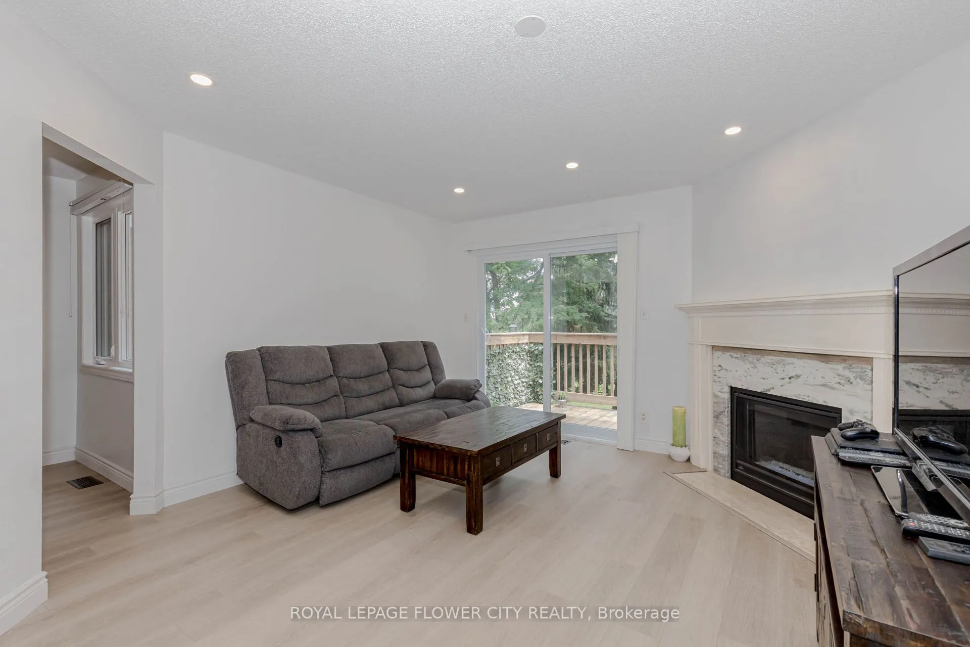 523 Beechwood Drive, #4