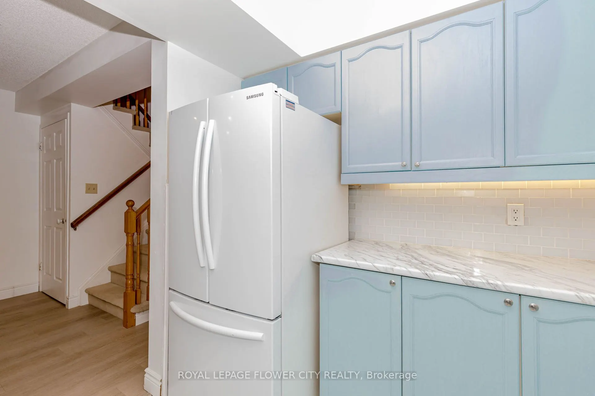523 Beechwood Drive, #4