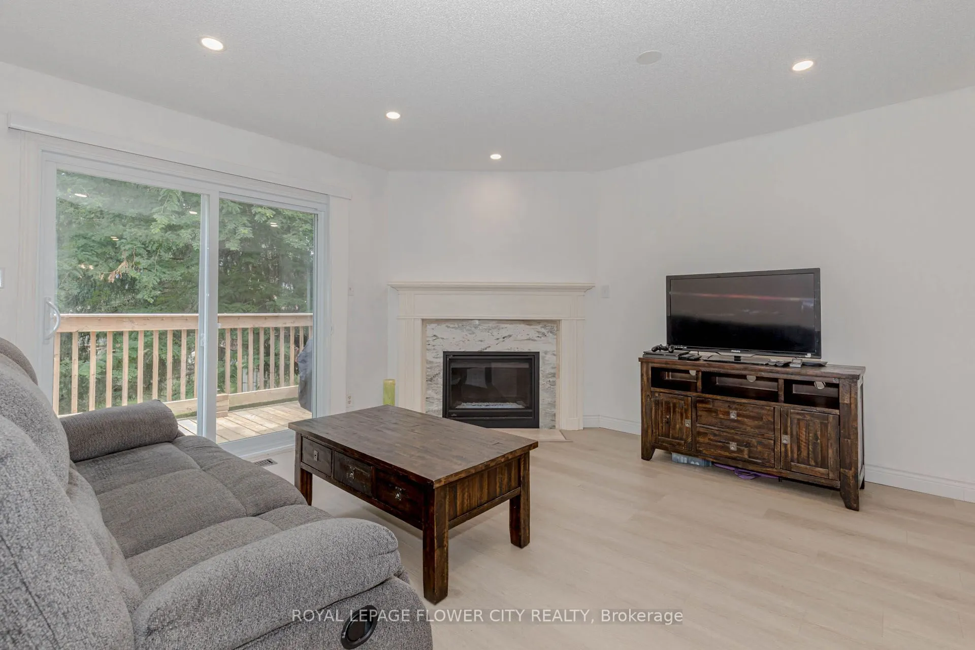 523 Beechwood Drive, #4