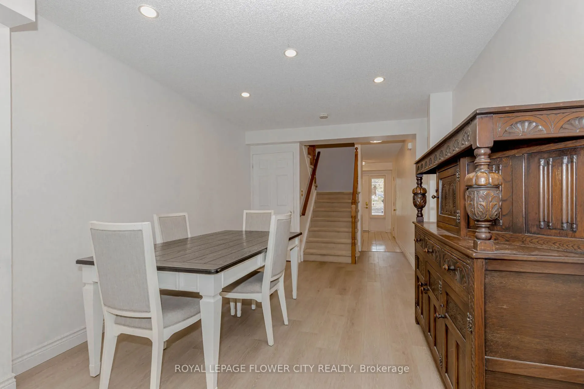 523 Beechwood Drive, #4