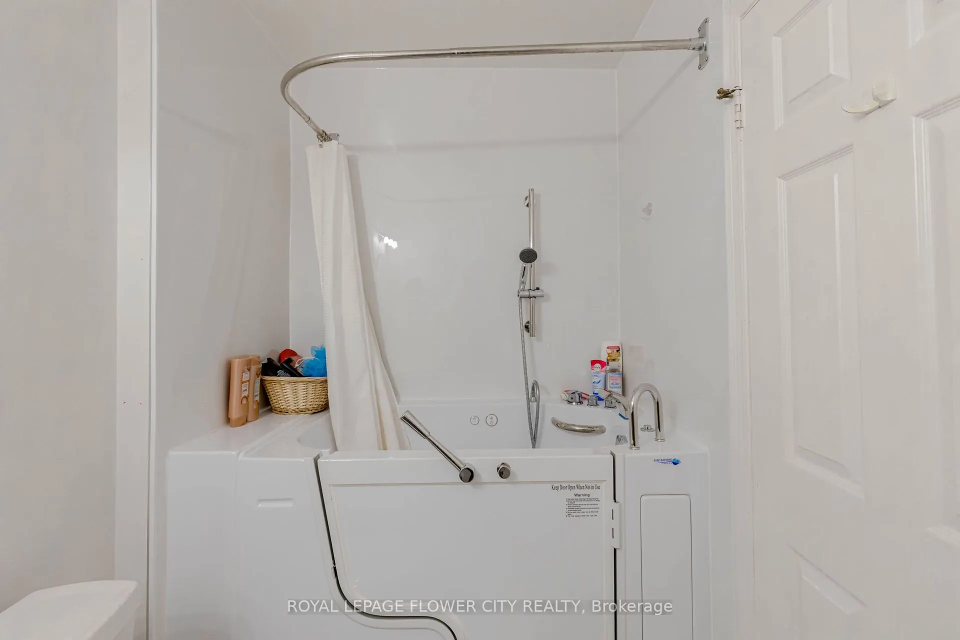 523 Beechwood Drive, #4