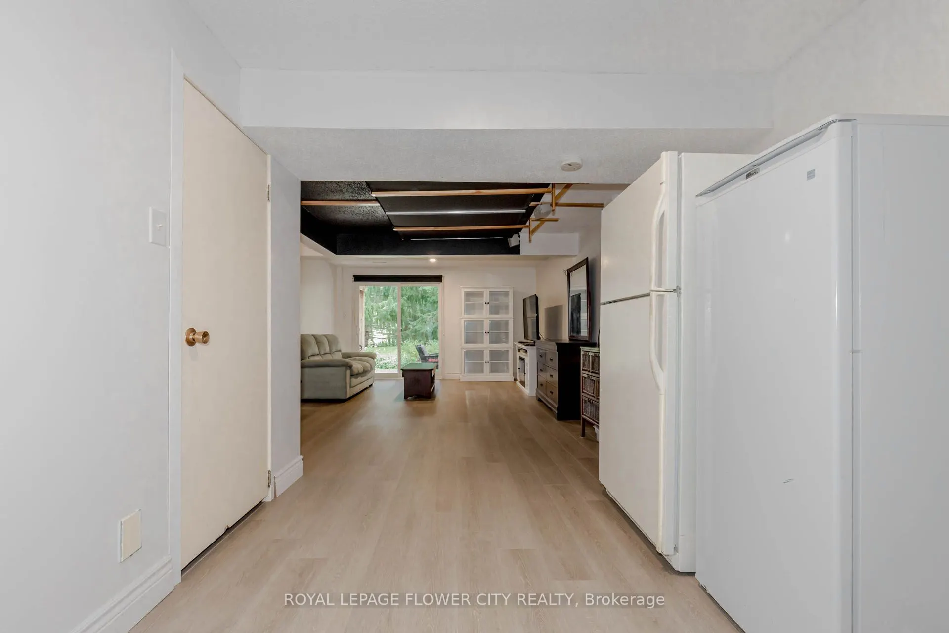 523 Beechwood Drive, #4