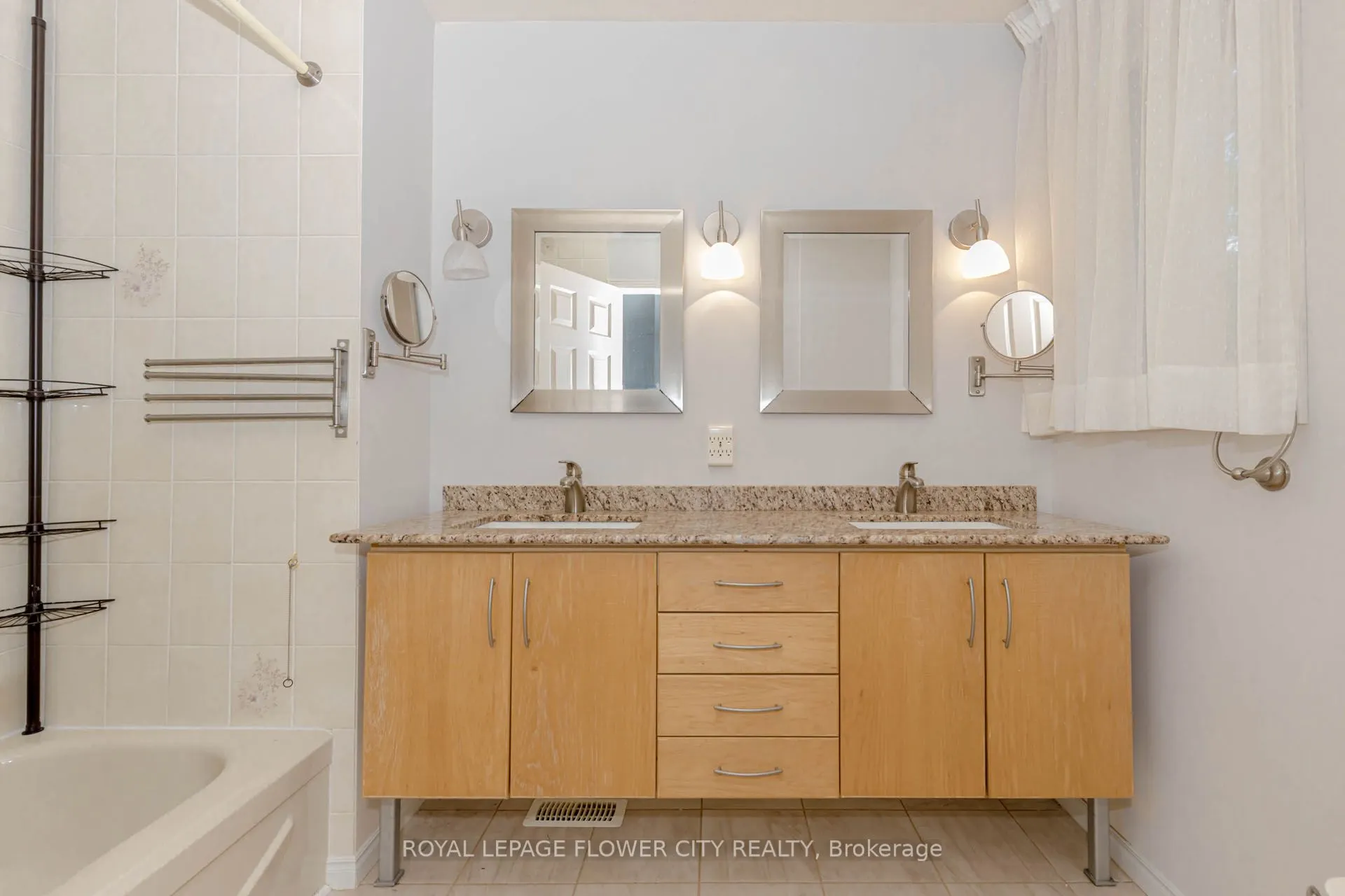 523 Beechwood Drive, #4