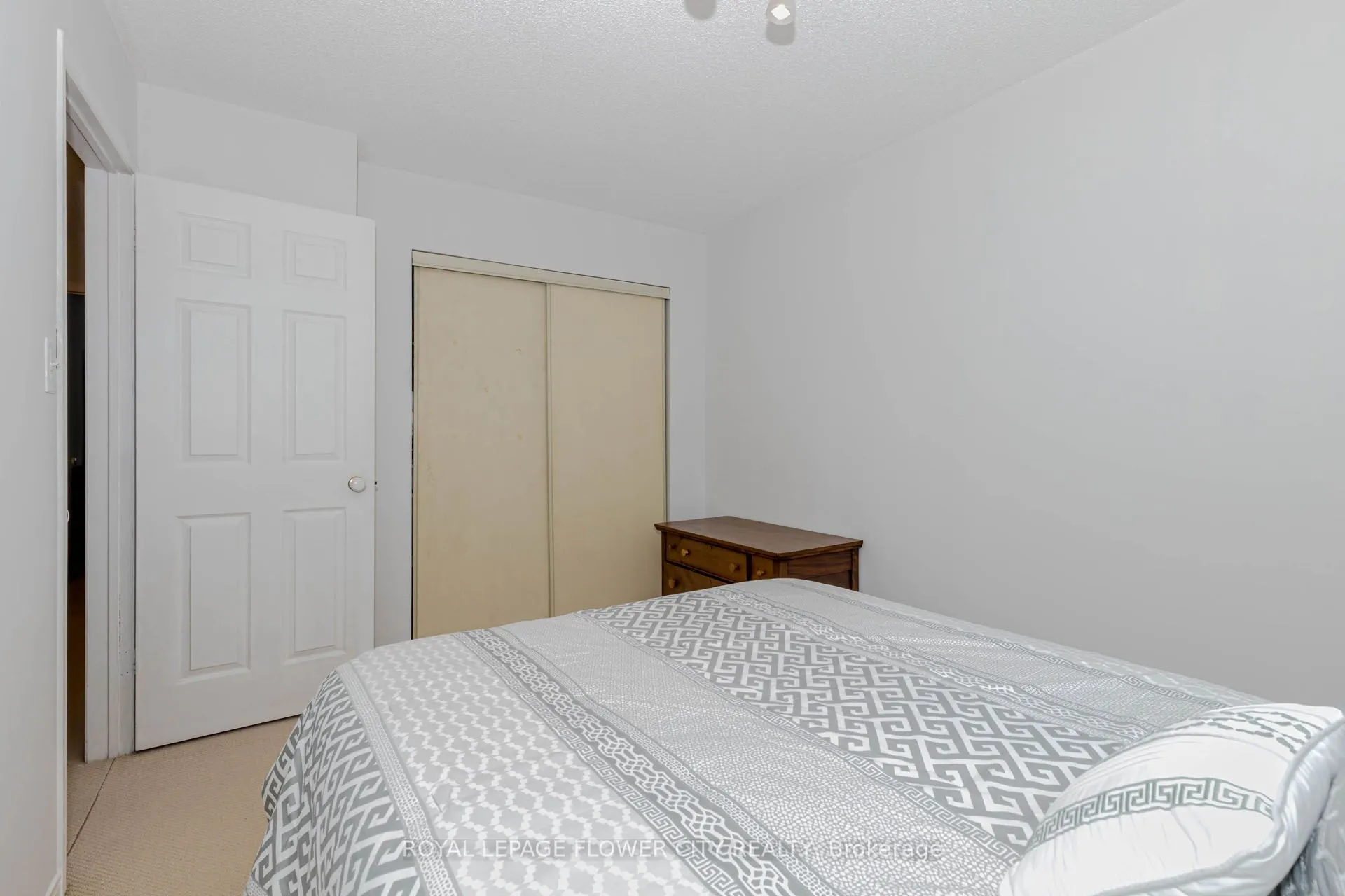 523 Beechwood Drive, #4