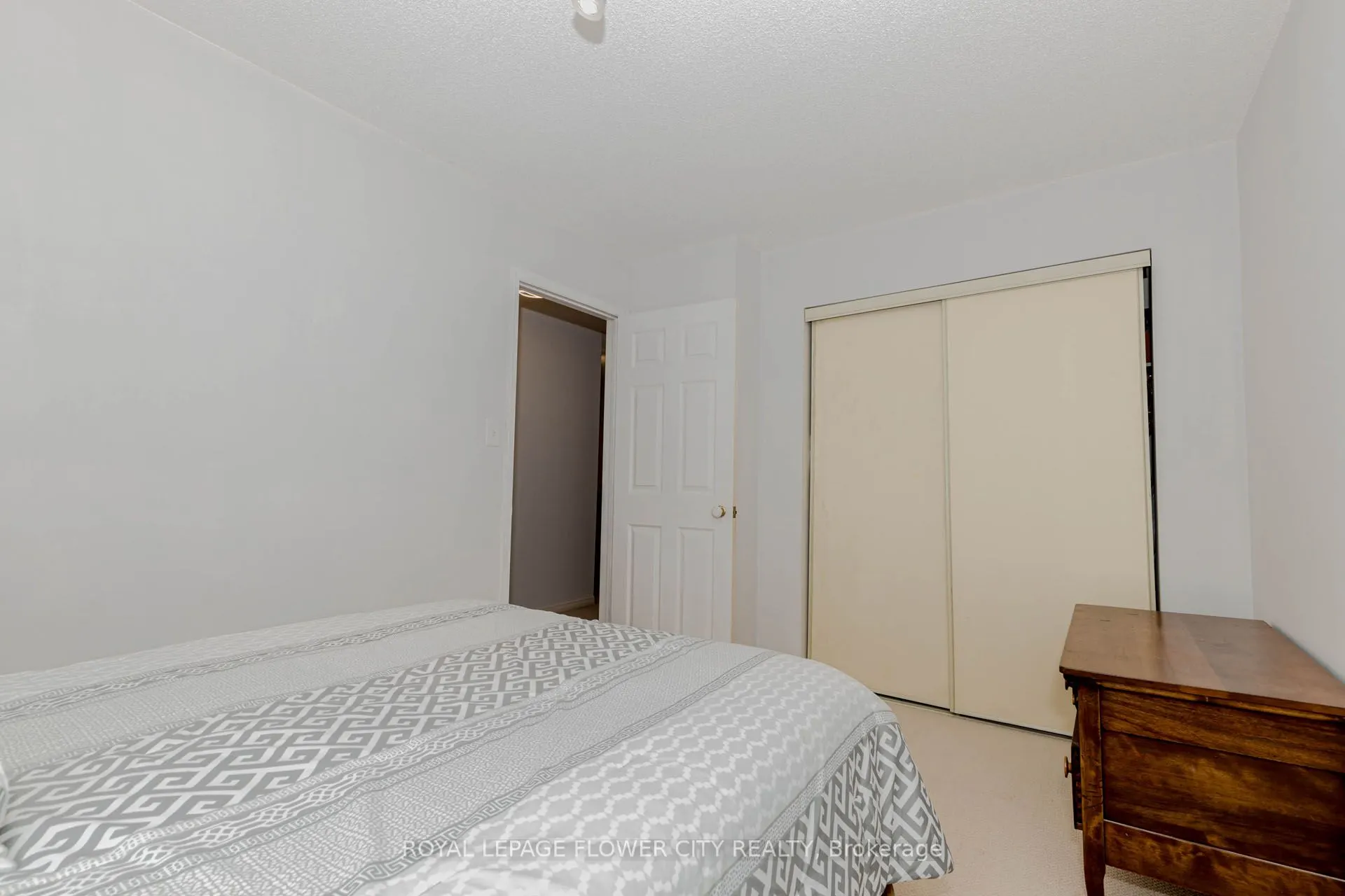 523 Beechwood Drive, #4